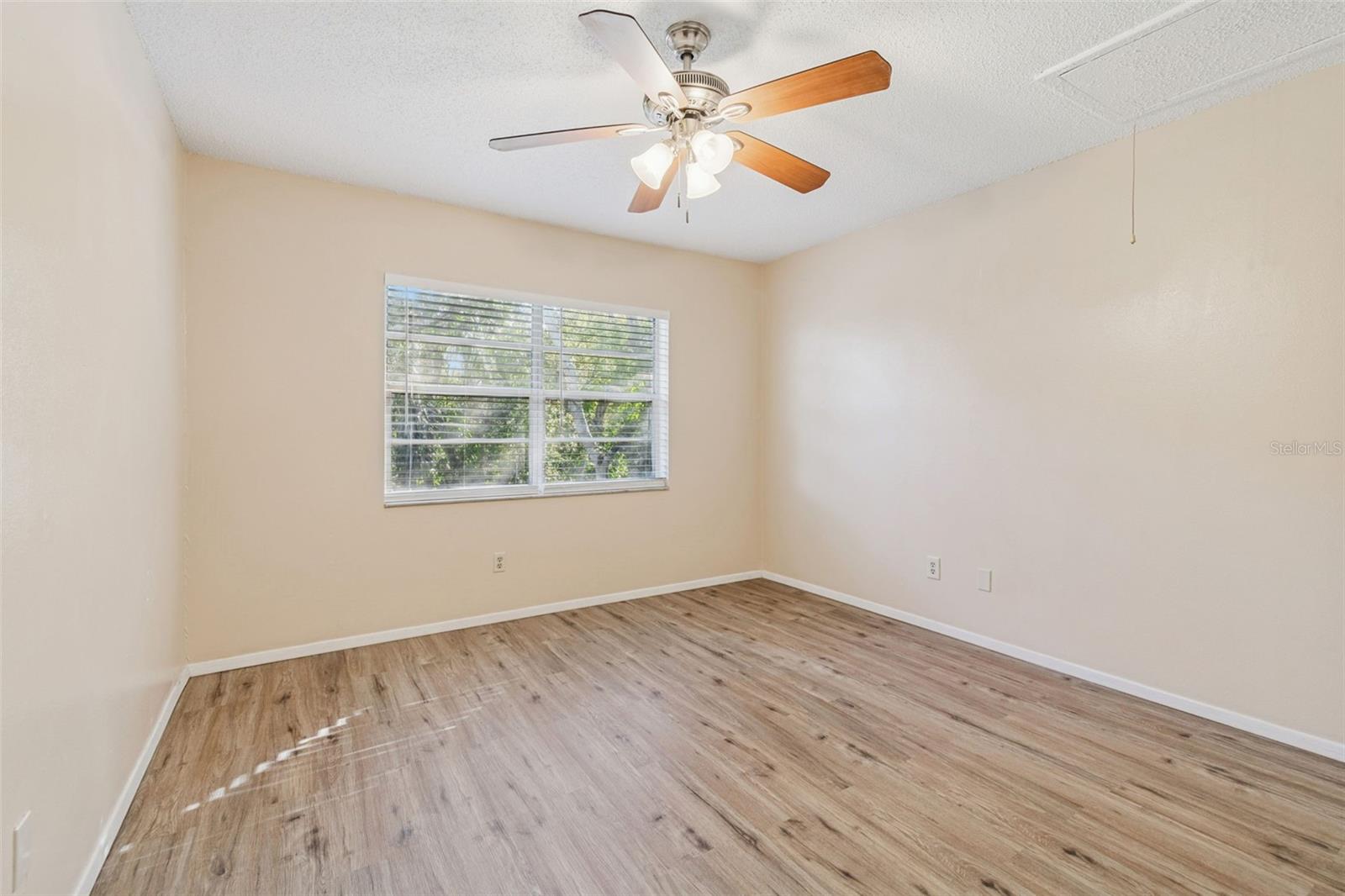 Image 36 of 93 For 7015 Waterside Drive 1