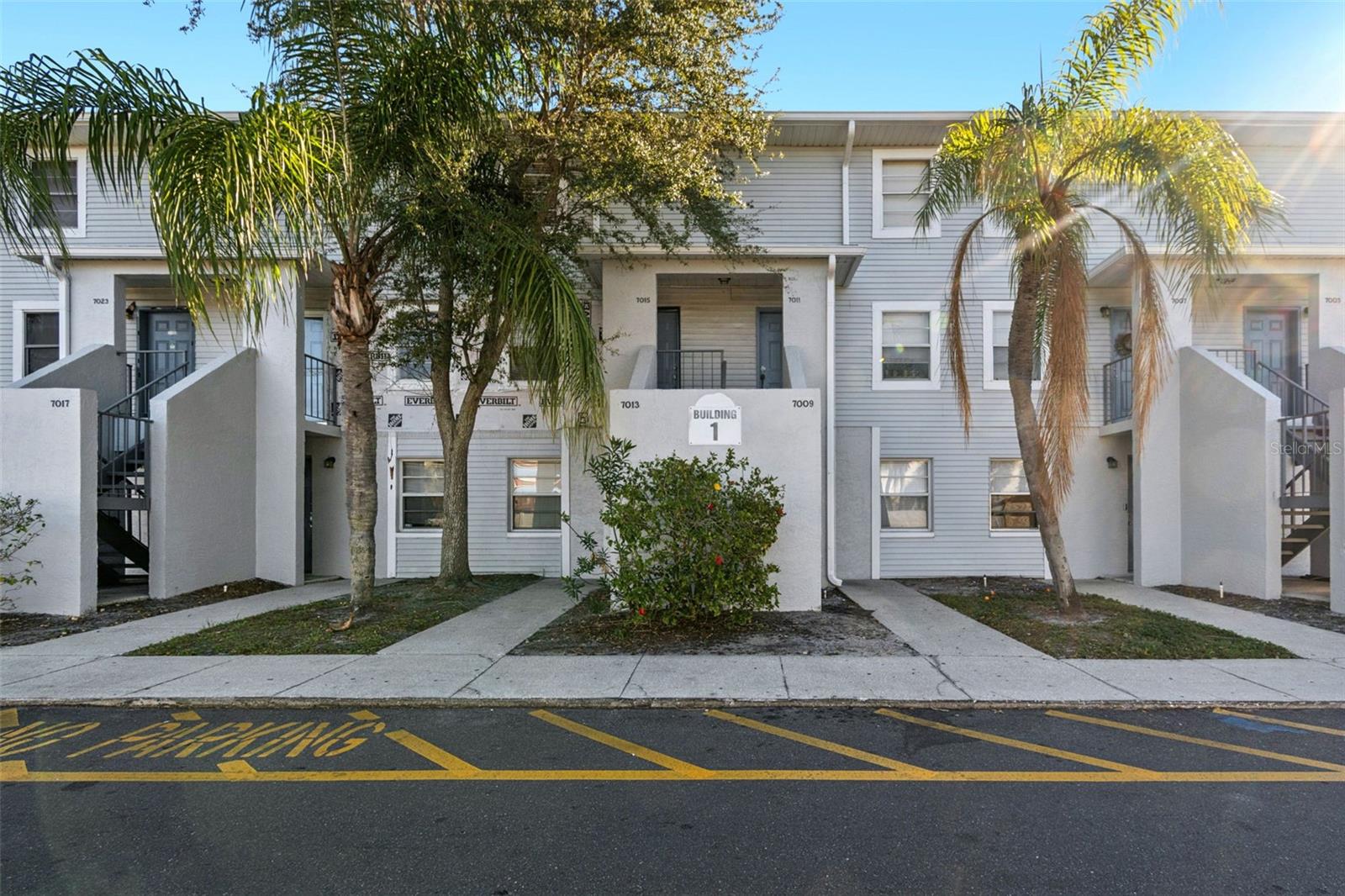 Image 6 of 93 For 7015 Waterside Drive 1