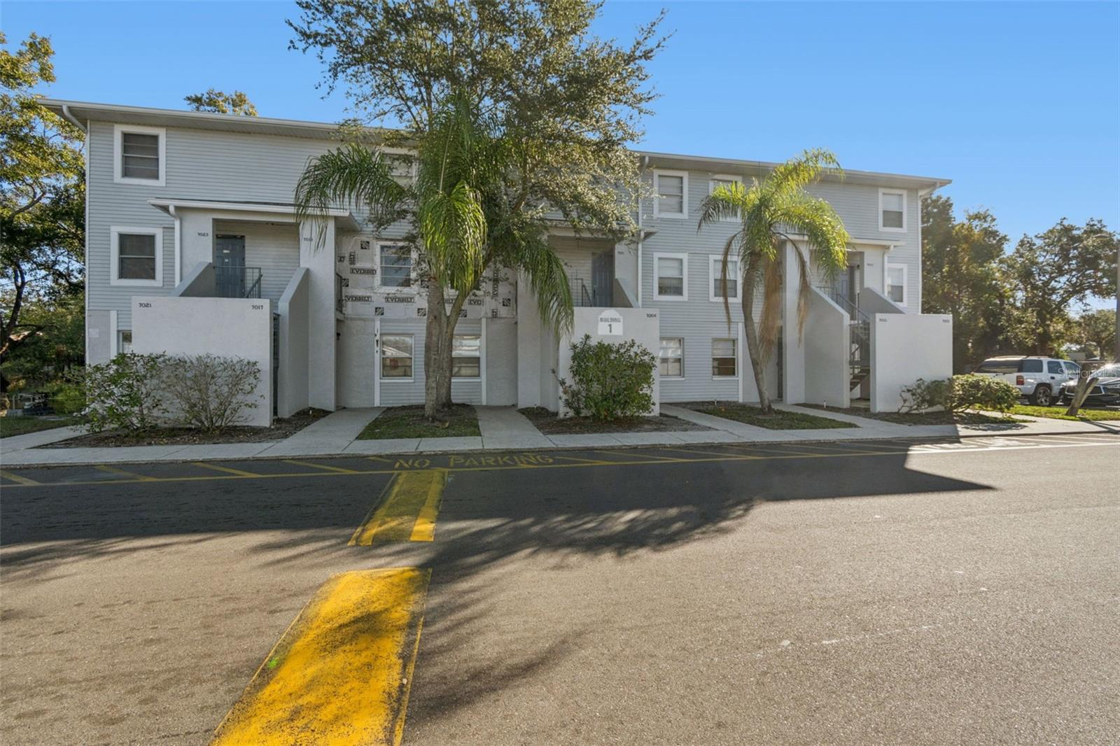 Image 8 of 93 For 7015 Waterside Drive 1