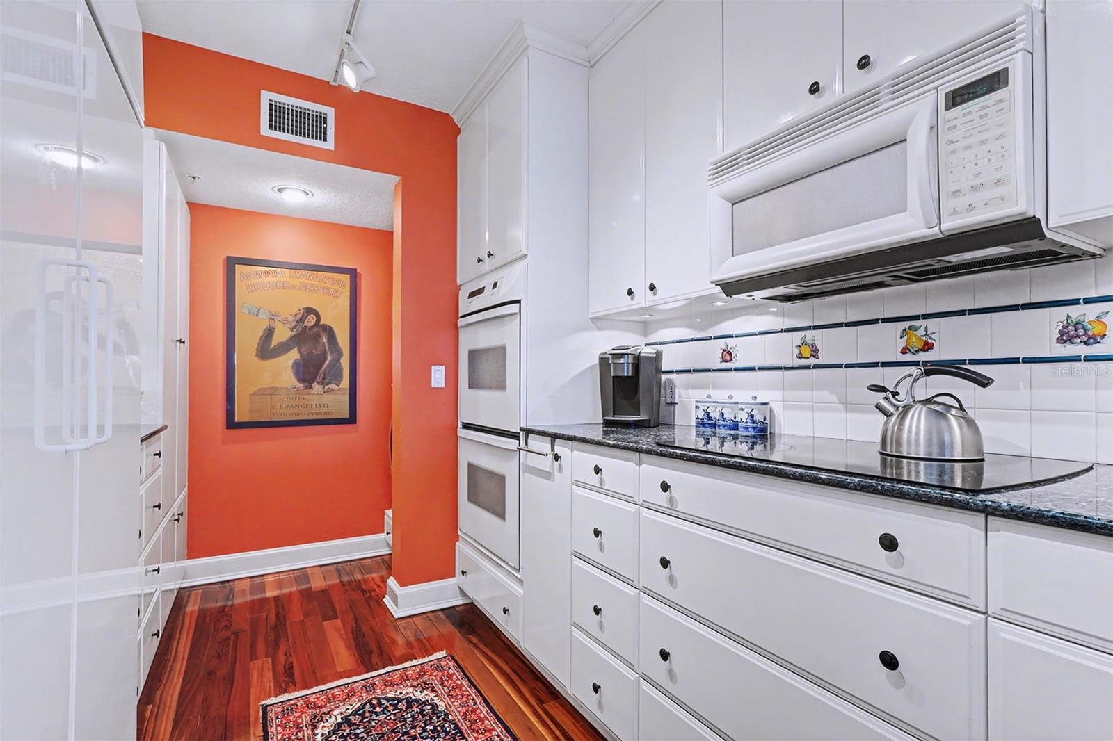 Image 21 of 56 For 16500 Gulf Boulevard 755