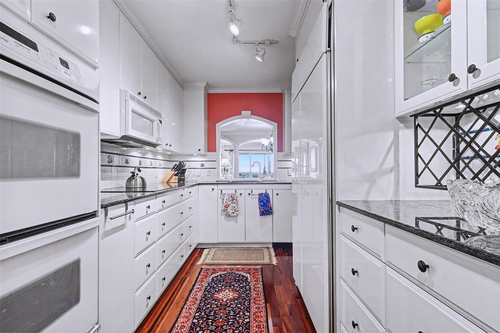 Image 23 of 56 For 16500 Gulf Boulevard 755