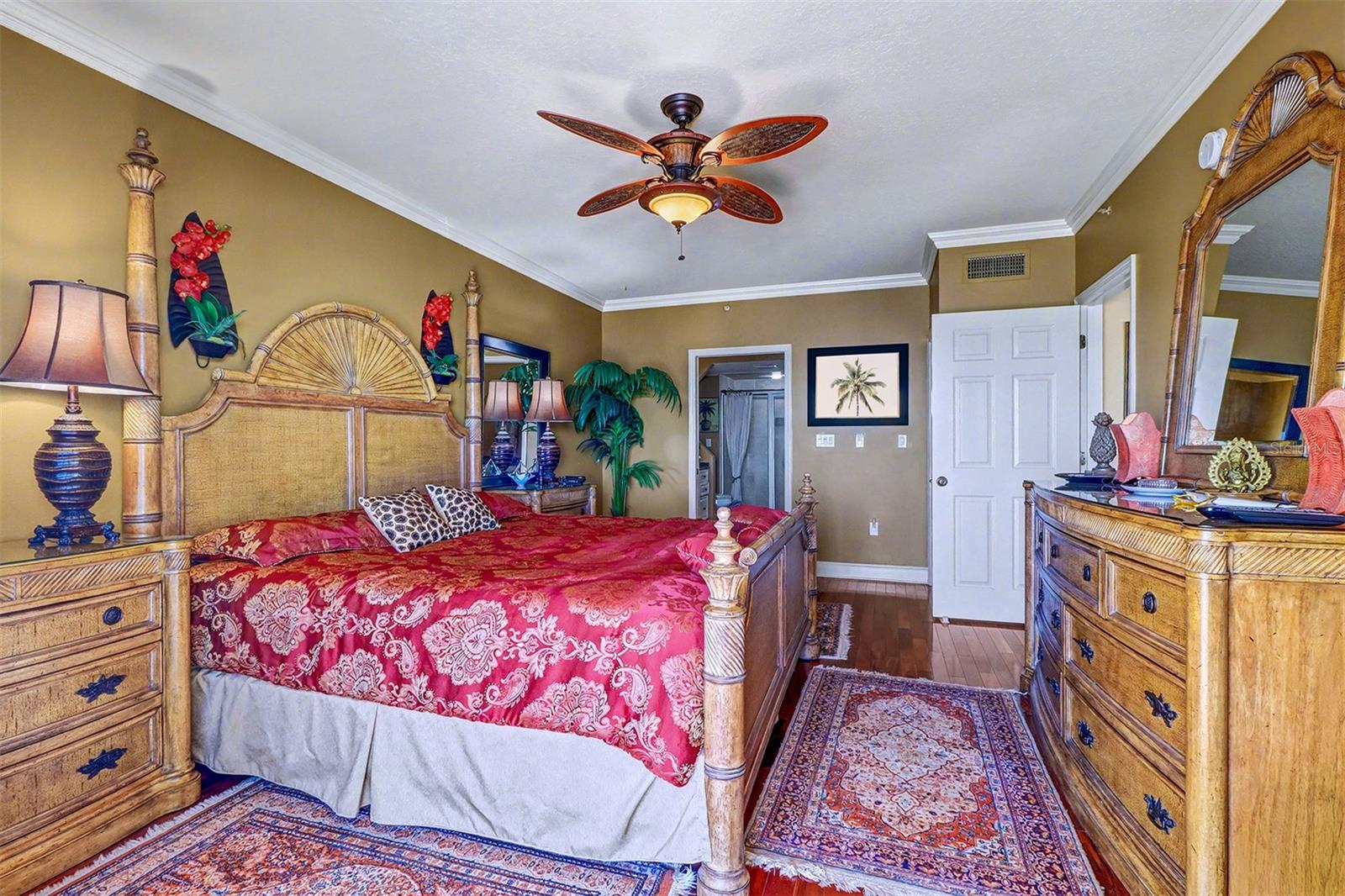 Image 28 of 56 For 16500 Gulf Boulevard 755