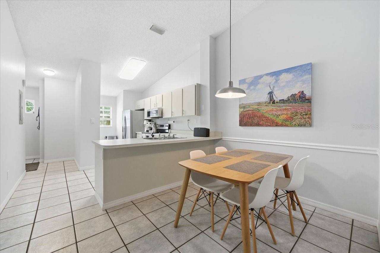 Listing photo id 9 for 14820 Par Club Circle