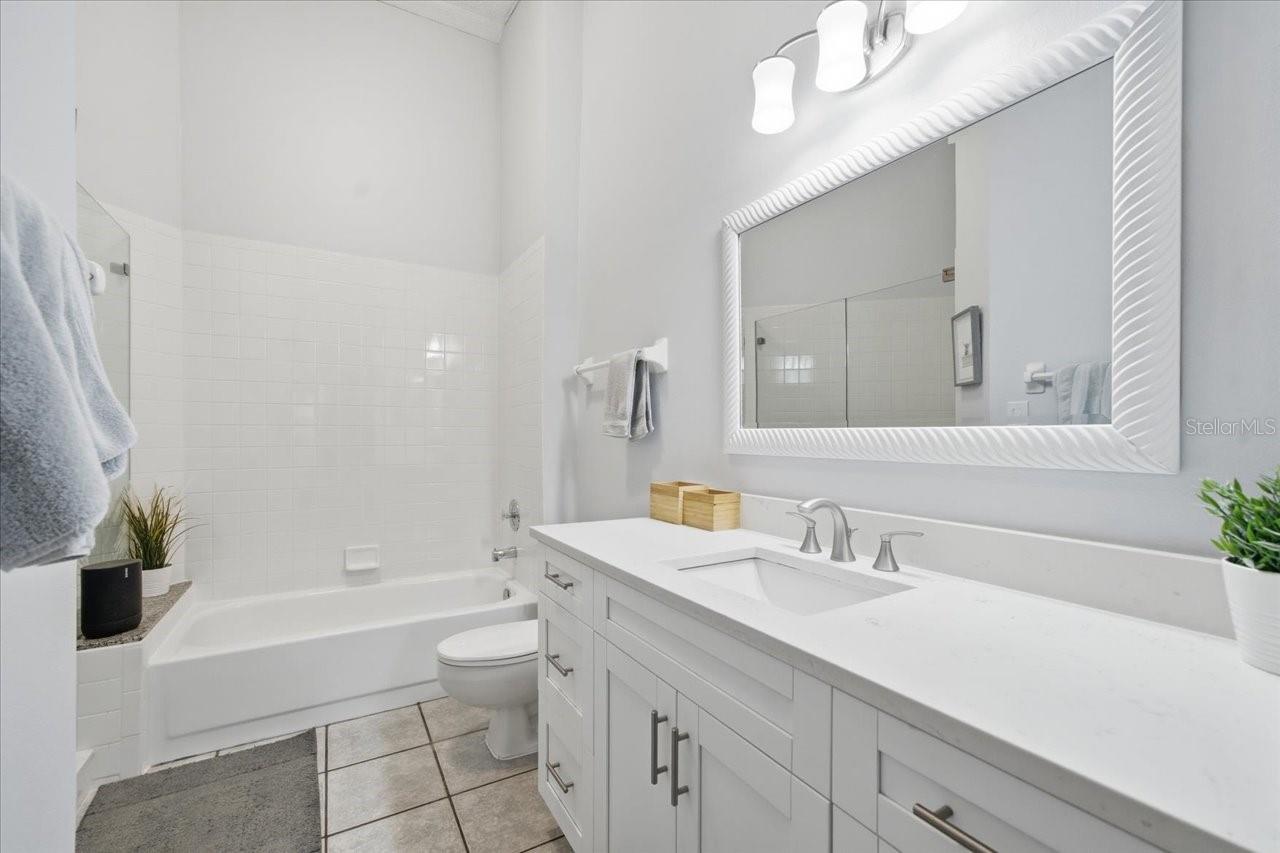 Listing photo id 15 for 14820 Par Club Circle