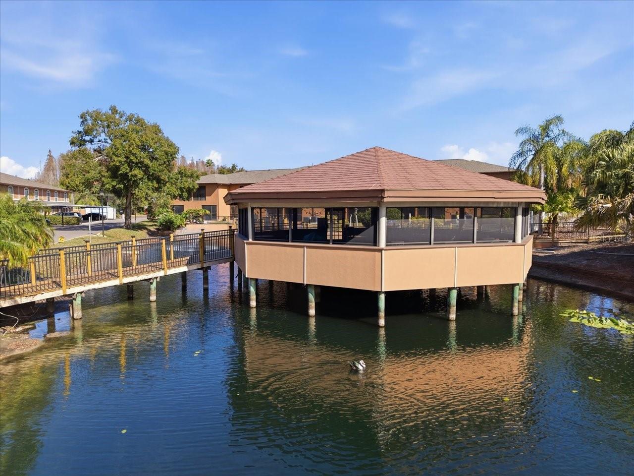 Listing photo id 25 for 14820 Par Club Circle