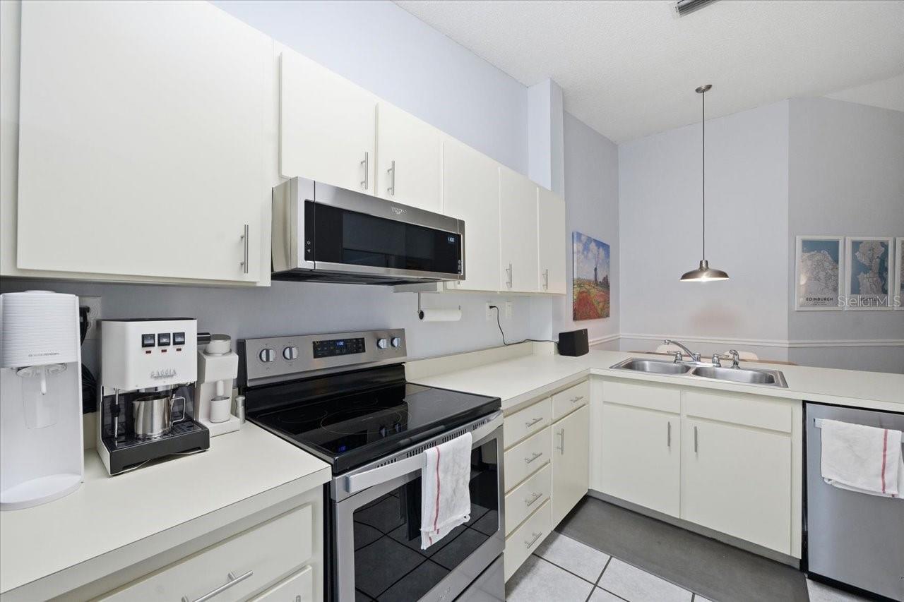 Listing photo id 7 for 14820 Par Club Circle