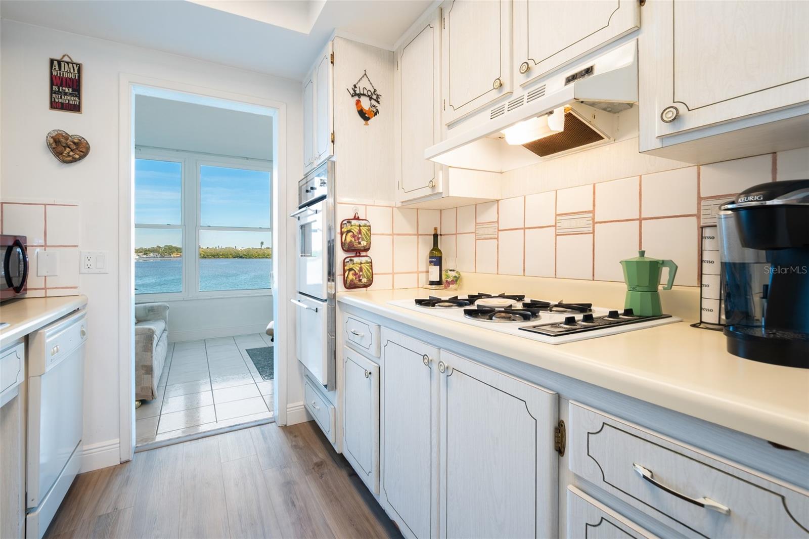 Image 11 of 45 For 1847 Shore Drive S 204