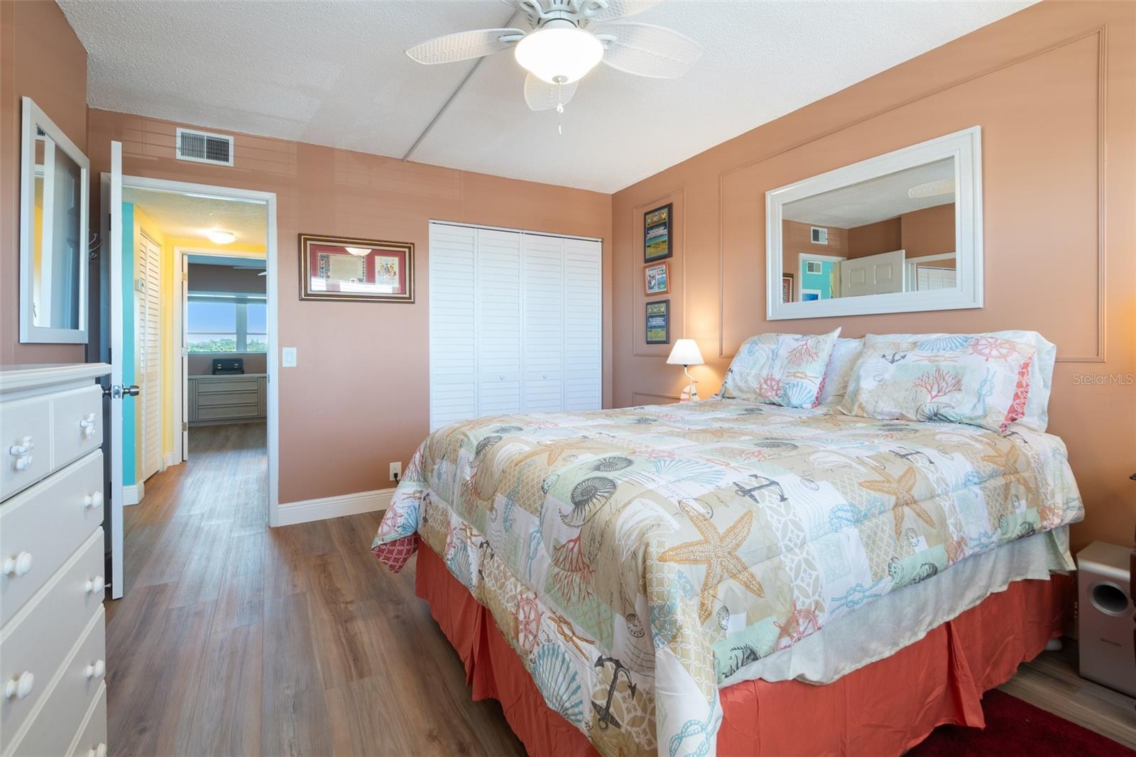 Image 17 of 45 For 1847 Shore Drive S 204