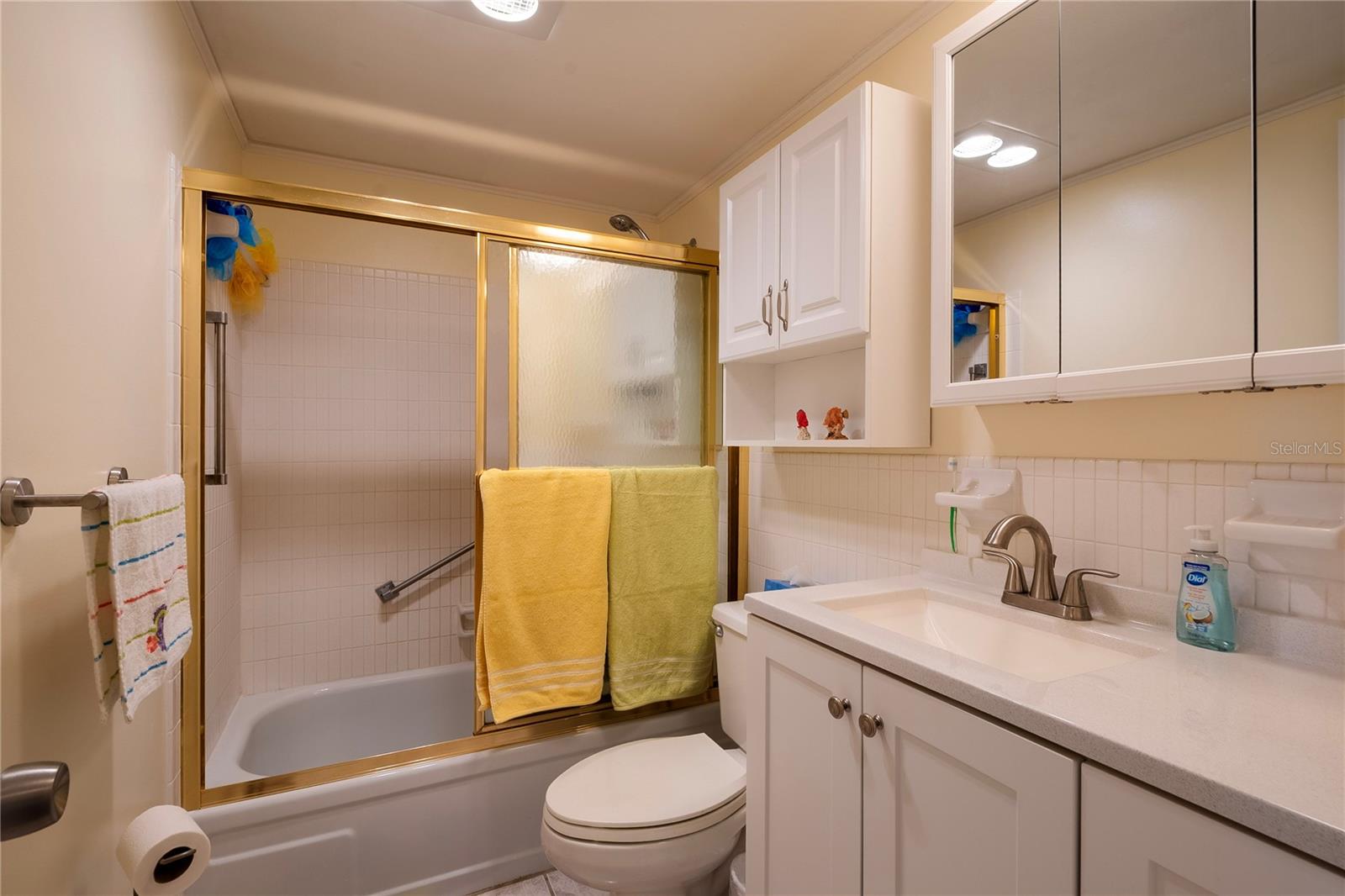 Image 22 of 45 For 1847 Shore Drive S 204