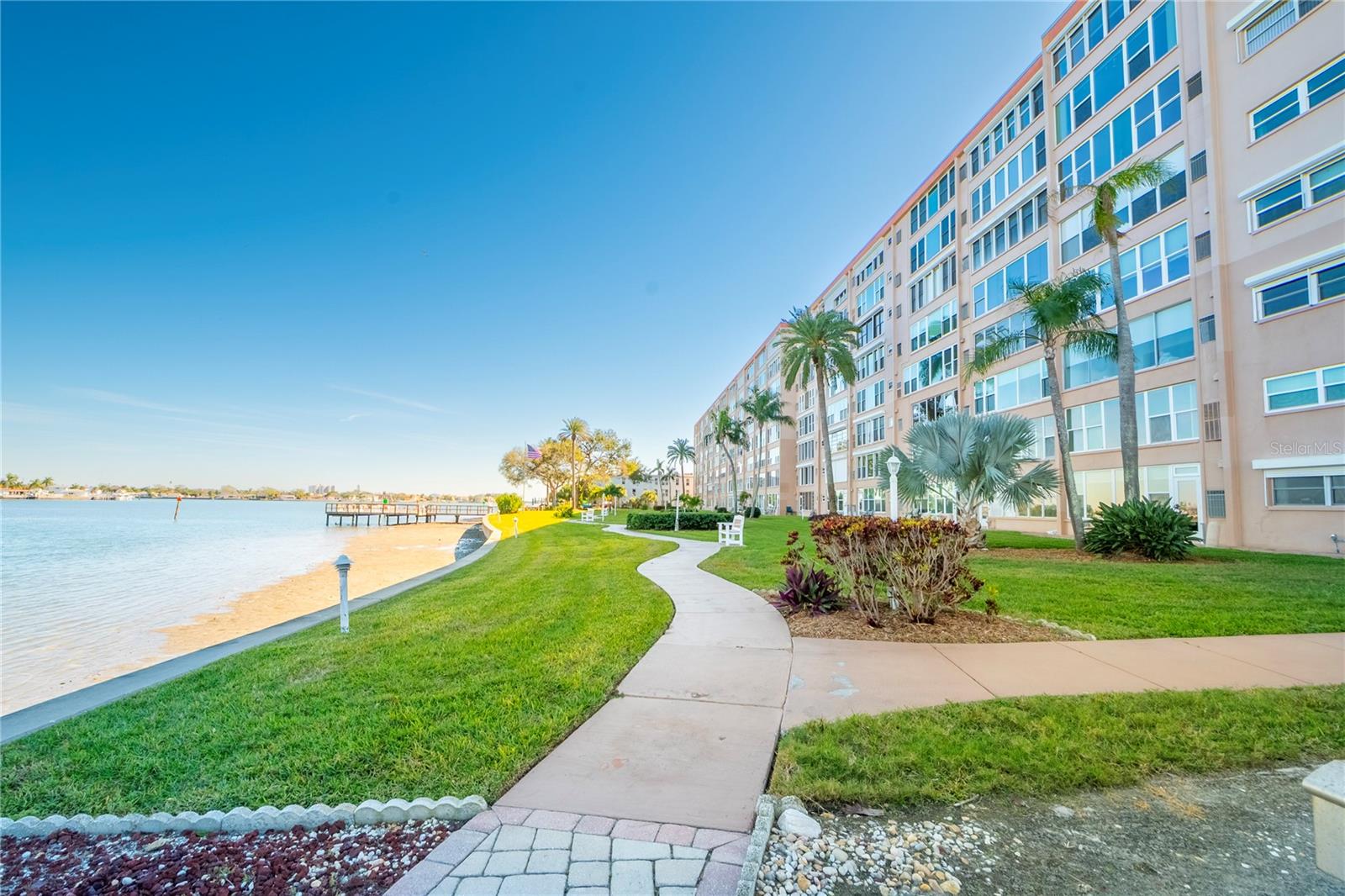 Image 26 of 45 For 1847 Shore Drive S 204