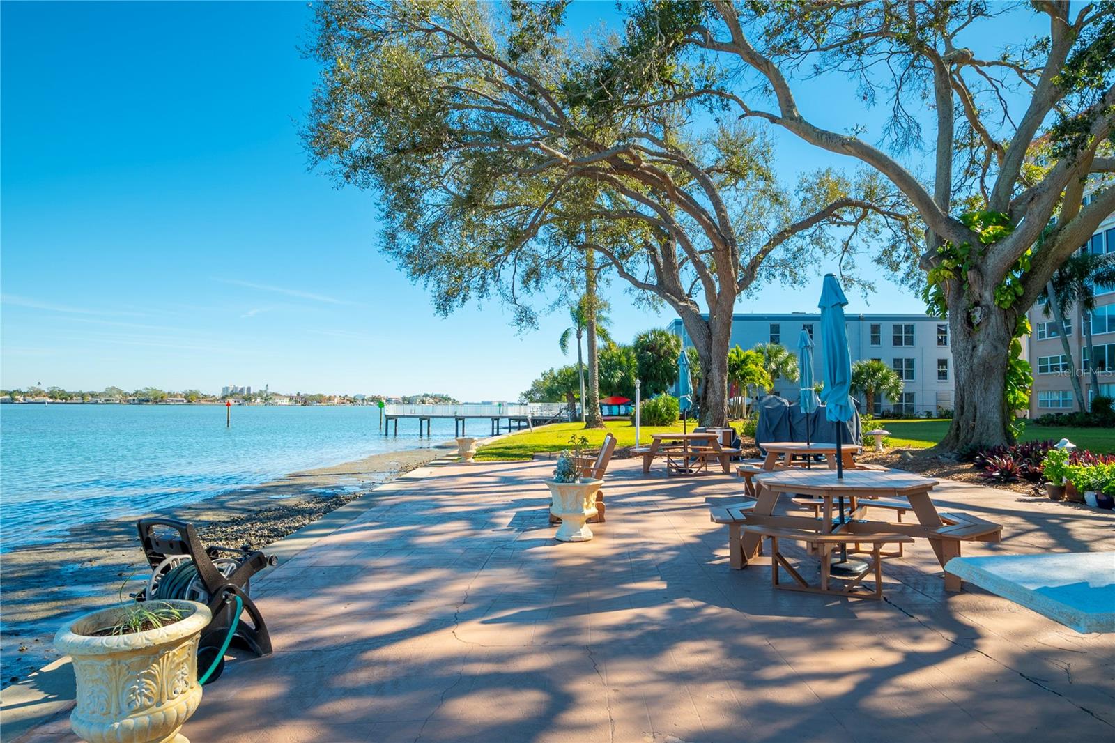 Image 28 of 45 For 1847 Shore Drive S 204