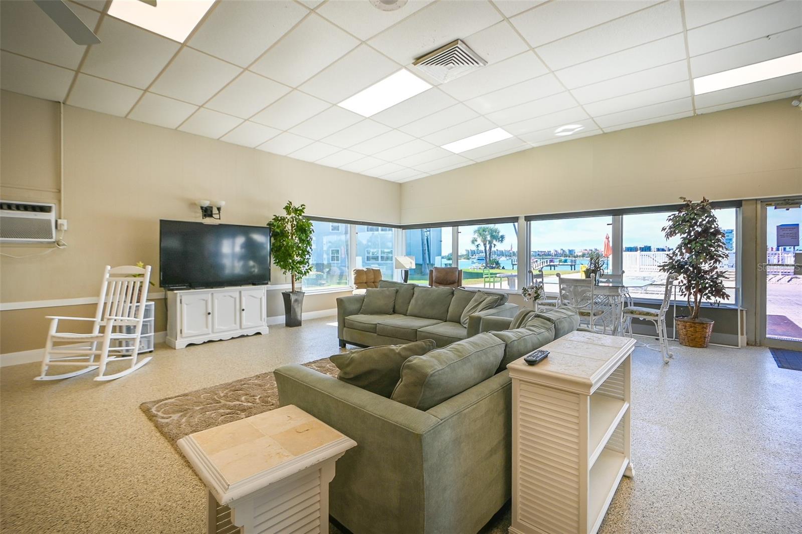 Image 37 of 45 For 1847 Shore Drive S 204