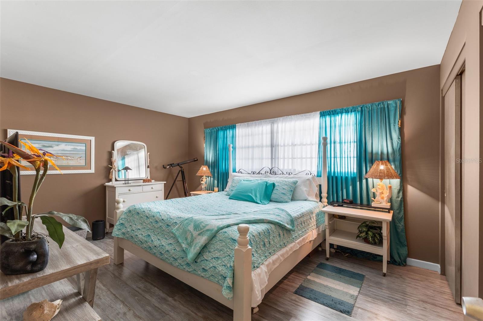 Image 15 of 26 For 6050 21st Street N 17