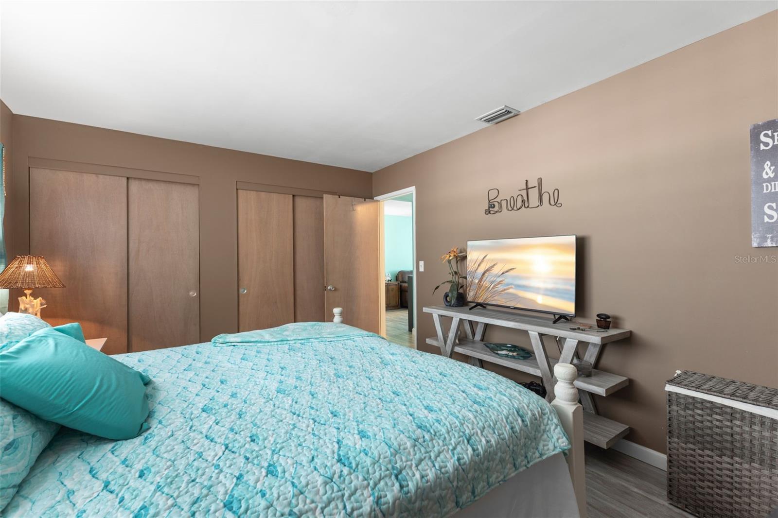 Image 16 of 26 For 6050 21st Street N 17