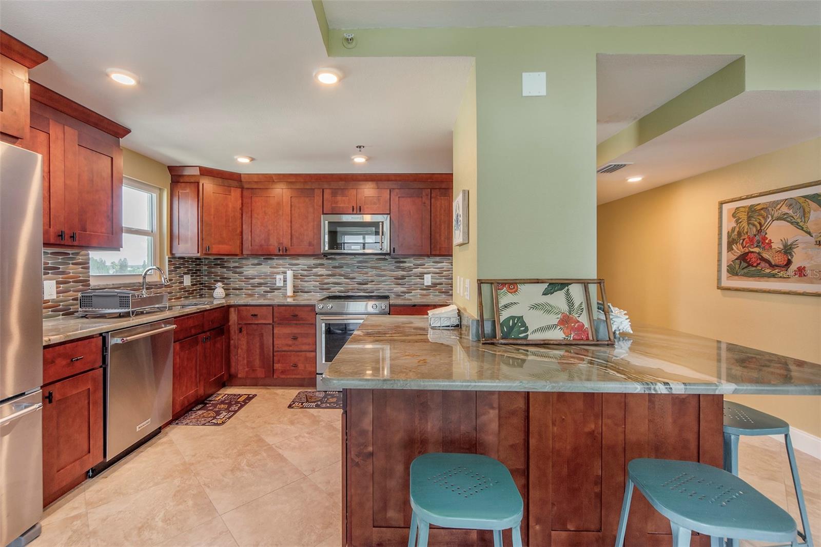 Image 13 of 35 For 15400 Gulf Boulevard 505