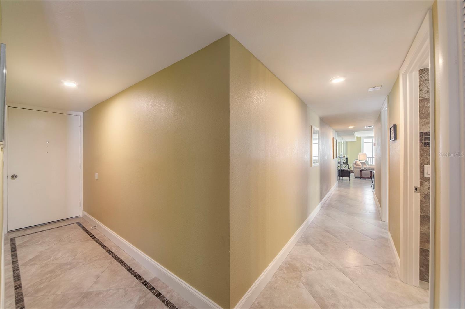 Image 22 of 35 For 15400 Gulf Boulevard 505