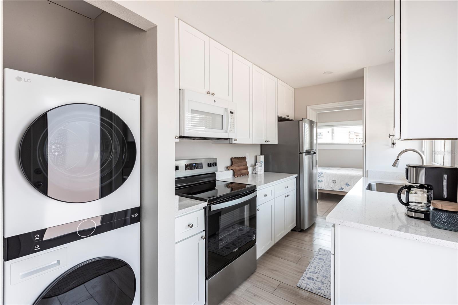 Image 14 of 29 For 6020 Midnight Pass Road 56