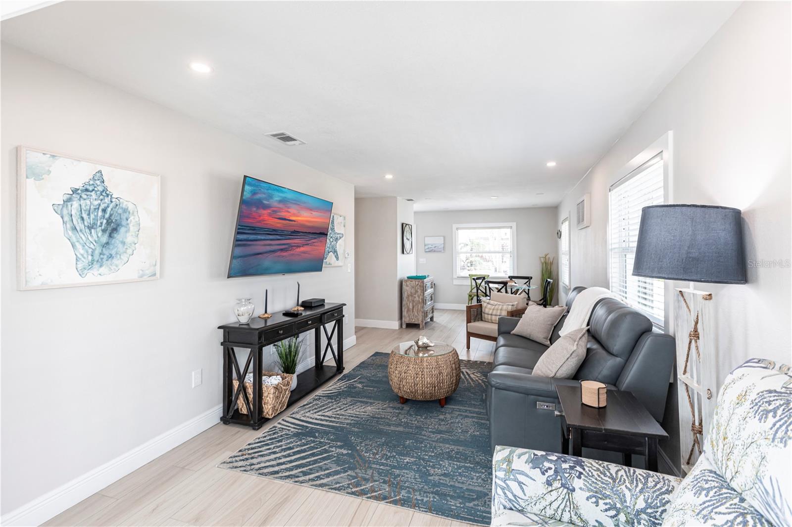 Image 5 of 29 For 6020 Midnight Pass Road 56