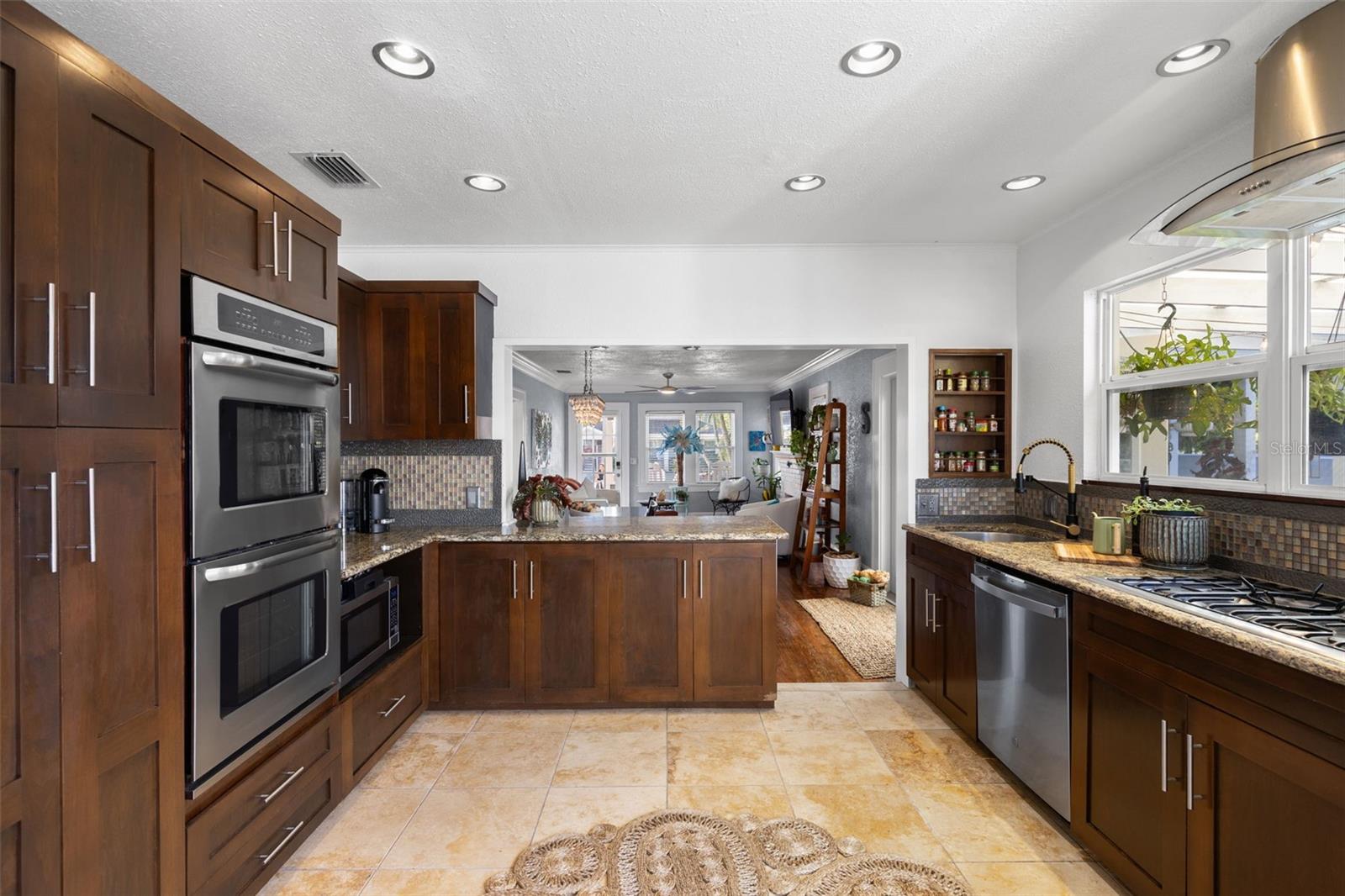 Image 15 of 40 For 2245 3rd Avenue N