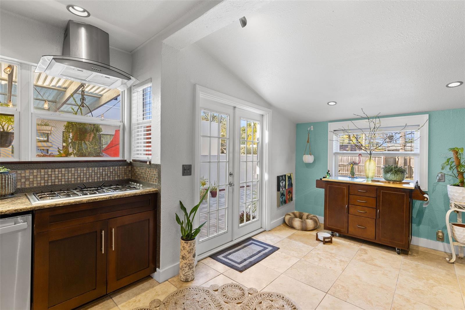 Image 18 of 40 For 2245 3rd Avenue N