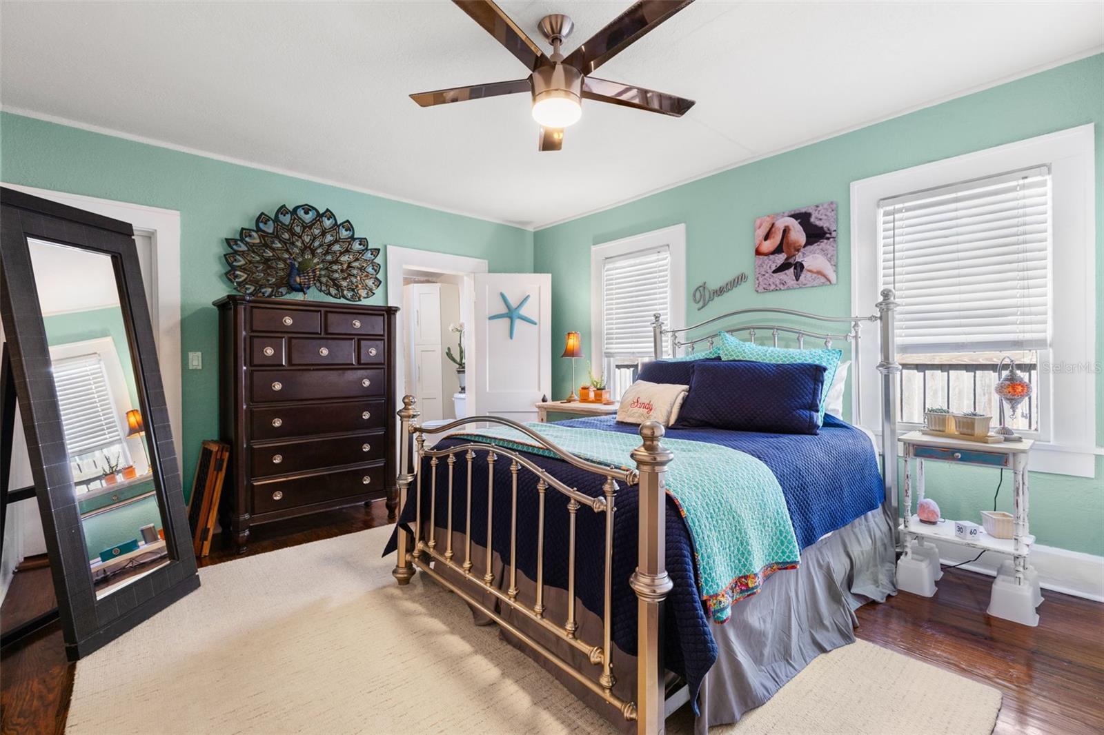 Image 19 of 40 For 2245 3rd Avenue N