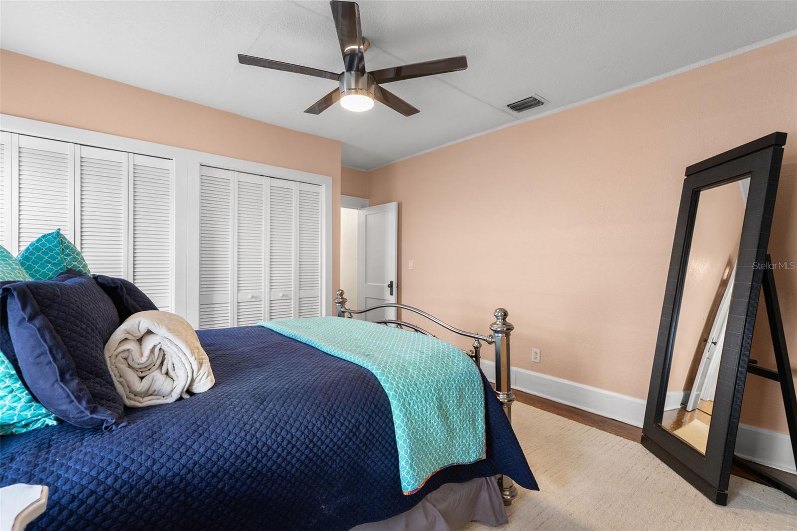 Image 20 of 40 For 2245 3rd Avenue N