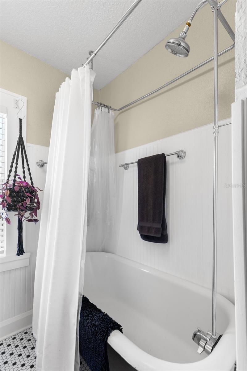 Image 27 of 40 For 2245 3rd Avenue N