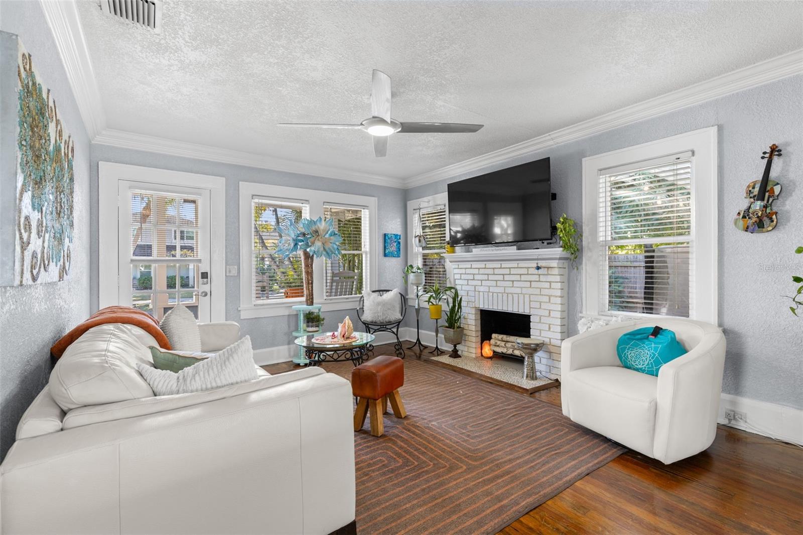 Image 5 of 40 For 2245 3rd Avenue N