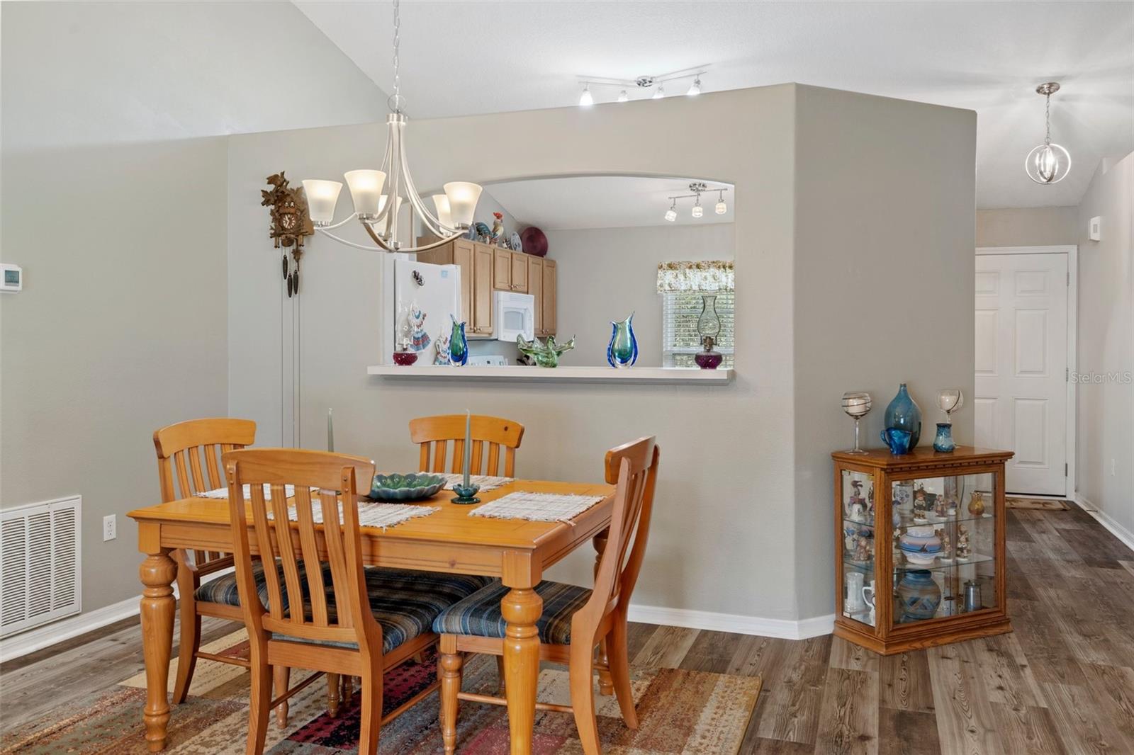 Image 14 of 34 For 12255 Linden Drive