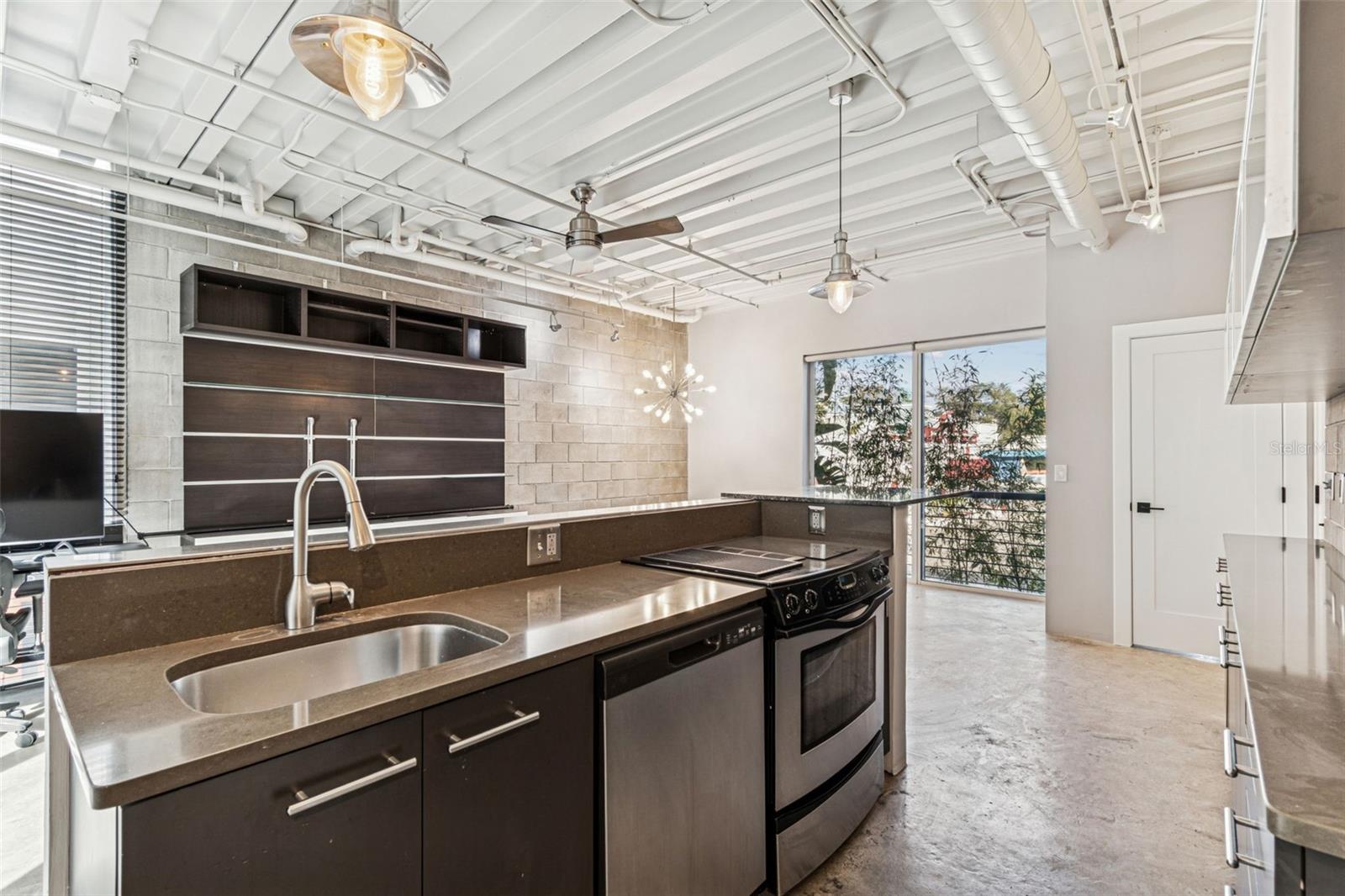 Image 12 of 34 For 3107 De Leon Street 5