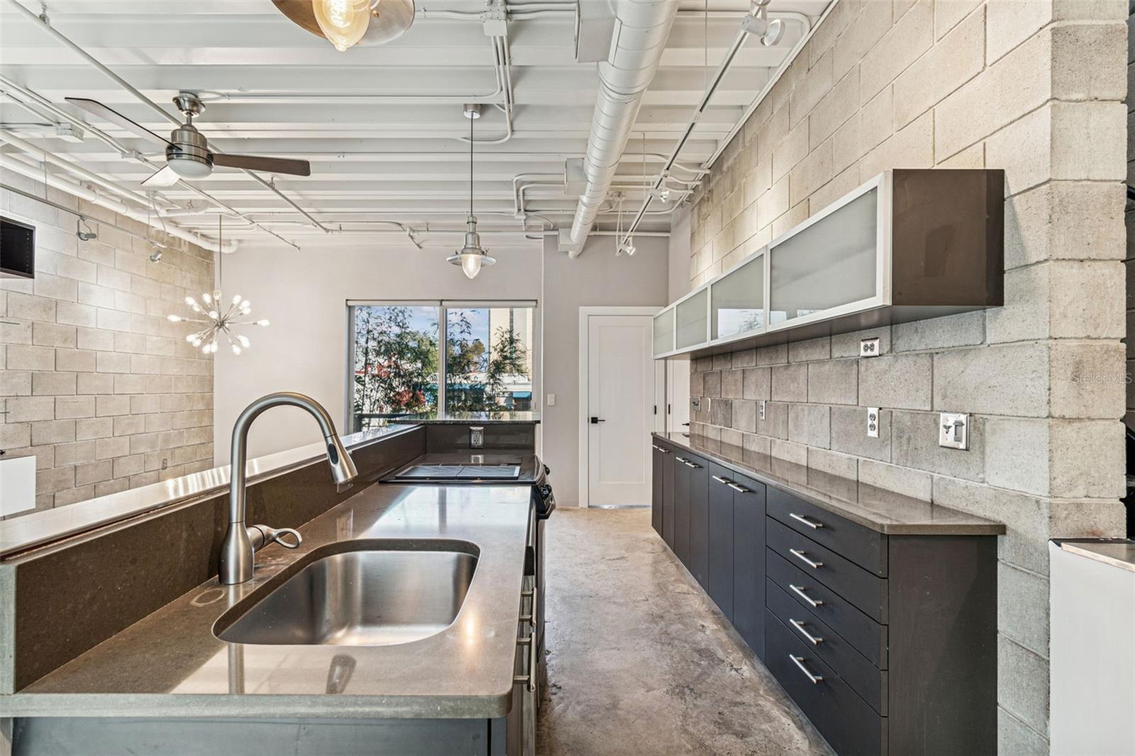 Image 13 of 34 For 3107 De Leon Street 5