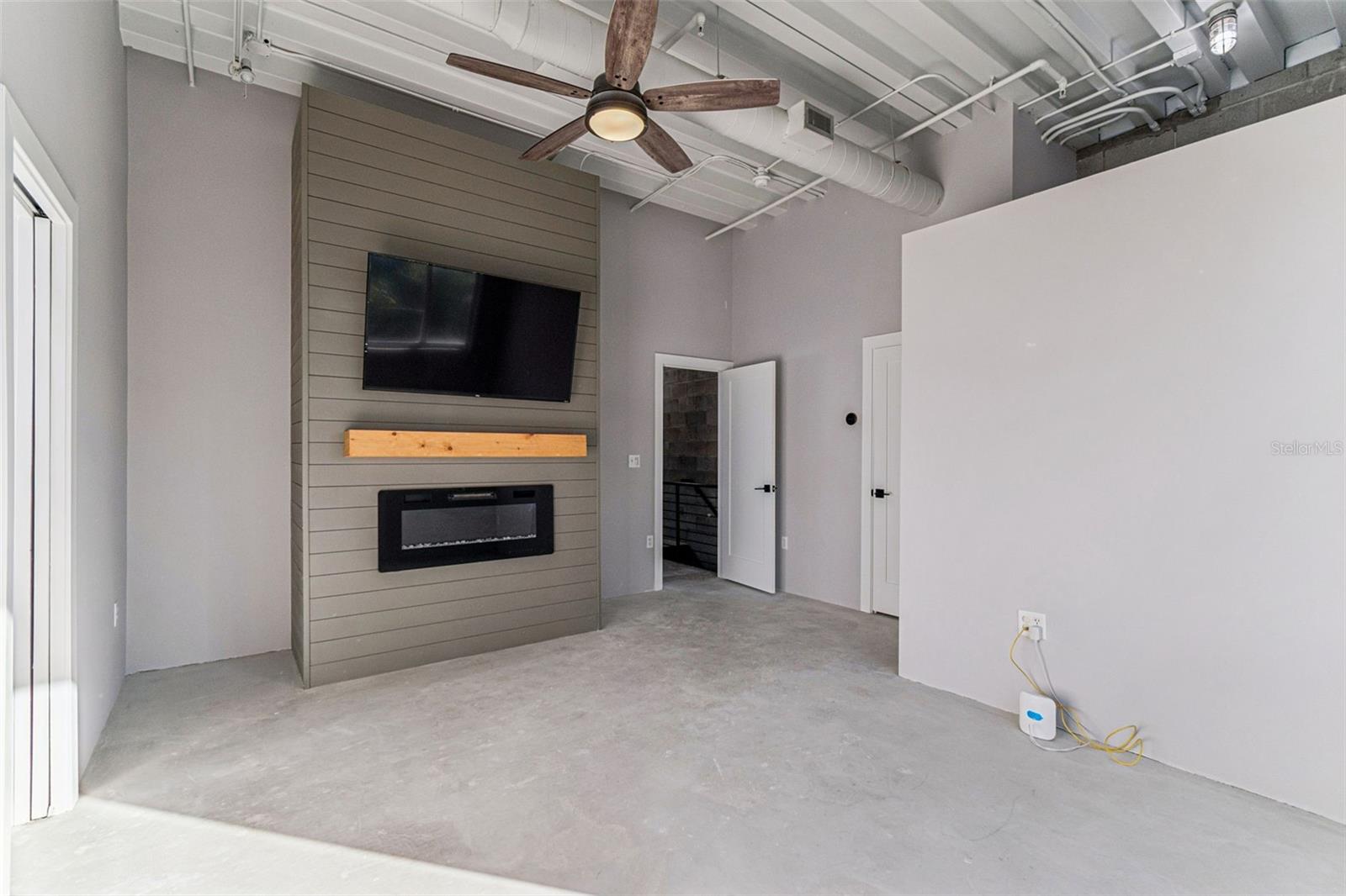 Image 16 of 34 For 3107 De Leon Street 5