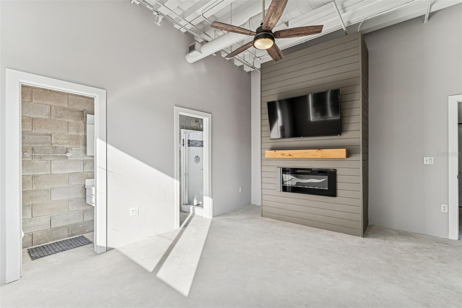 Image 17 of 34 For 3107 De Leon Street 5