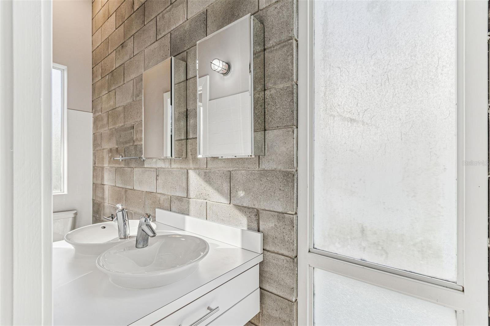 Image 19 of 34 For 3107 De Leon Street 5