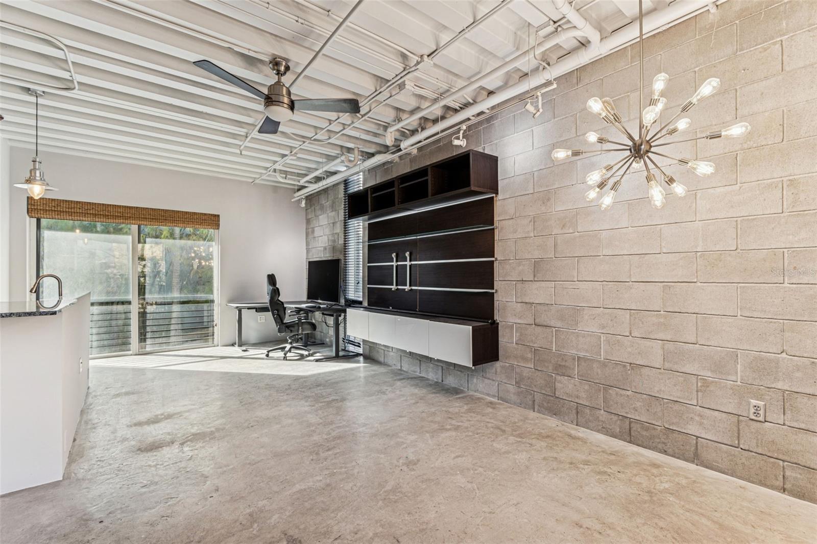 Image 4 of 34 For 3107 De Leon Street 5