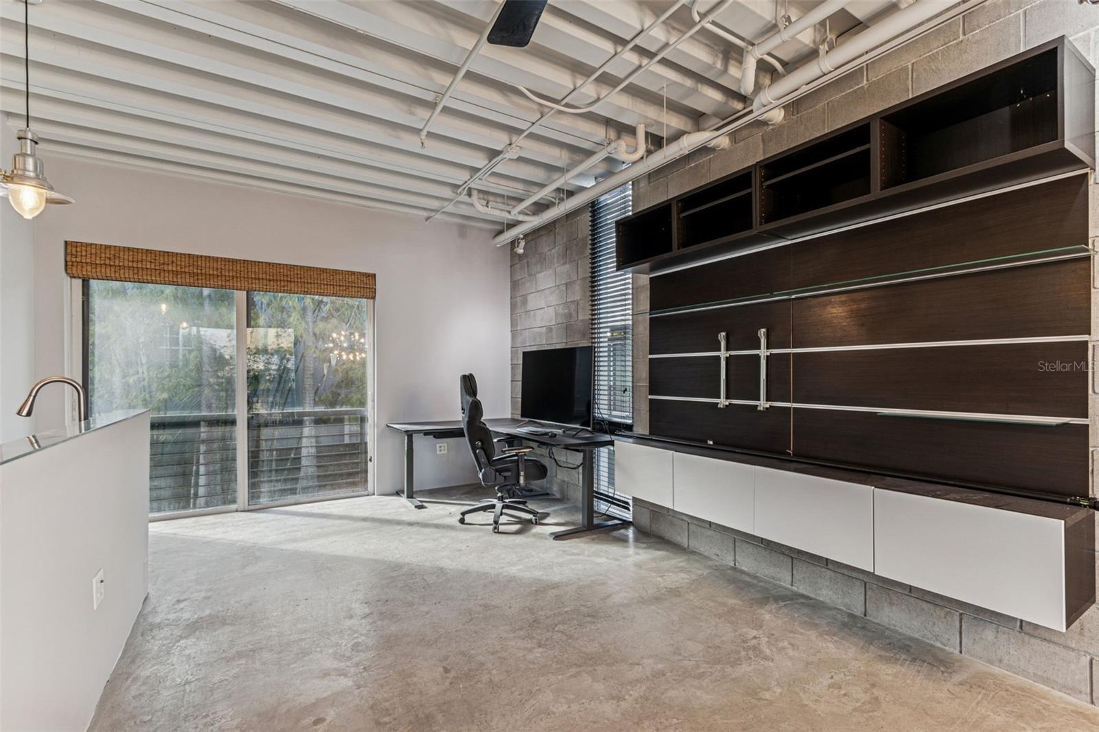 Image 5 of 34 For 3107 De Leon Street 5