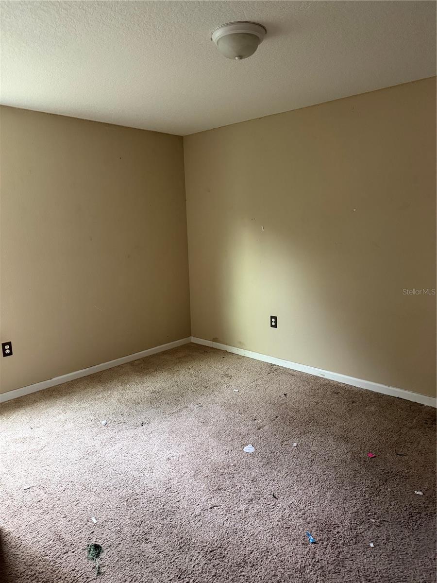 Listing photo id 11 for 3292 Hidden Meadows Court