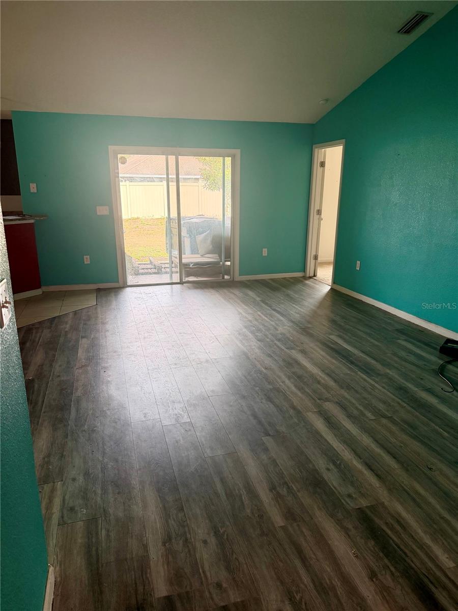 Listing photo id 3 for 3292 Hidden Meadows Court