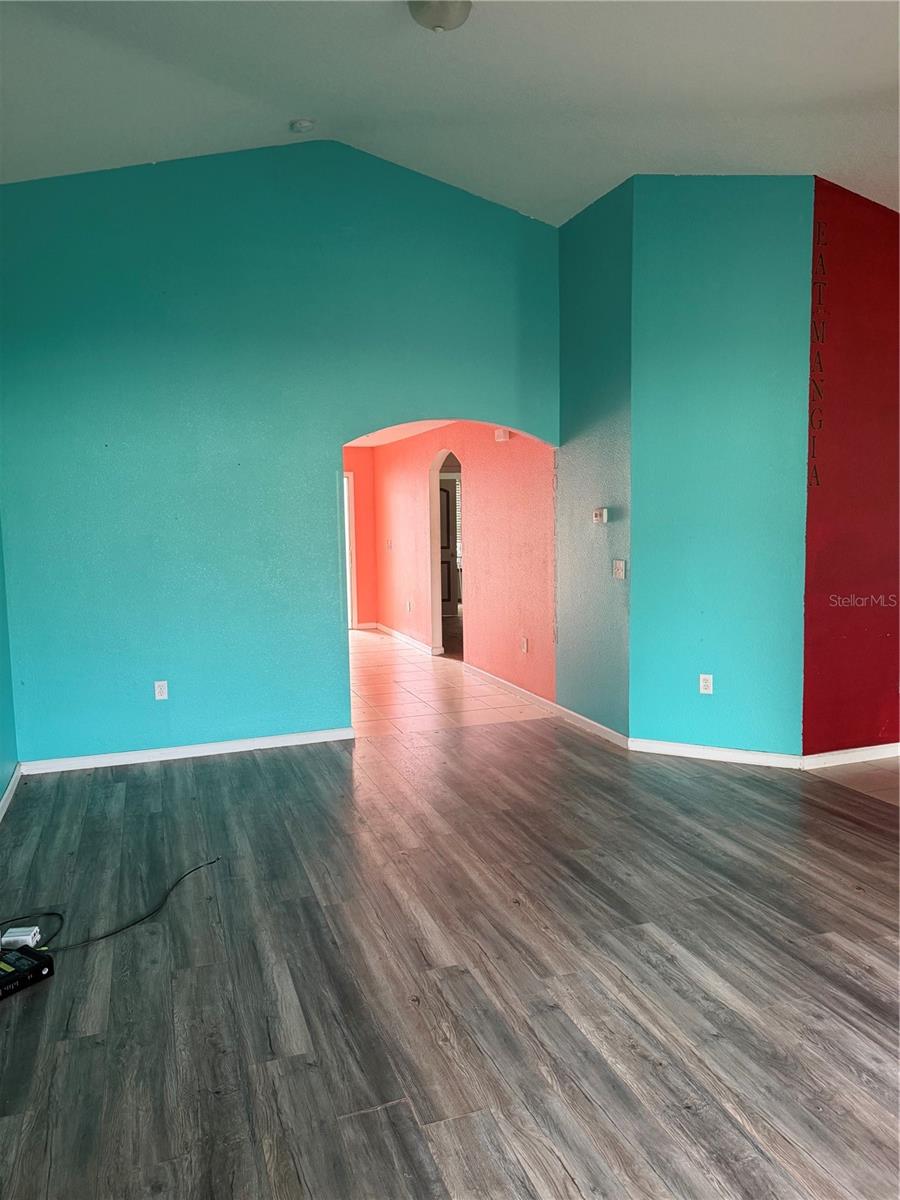 Listing photo id 4 for 3292 Hidden Meadows Court