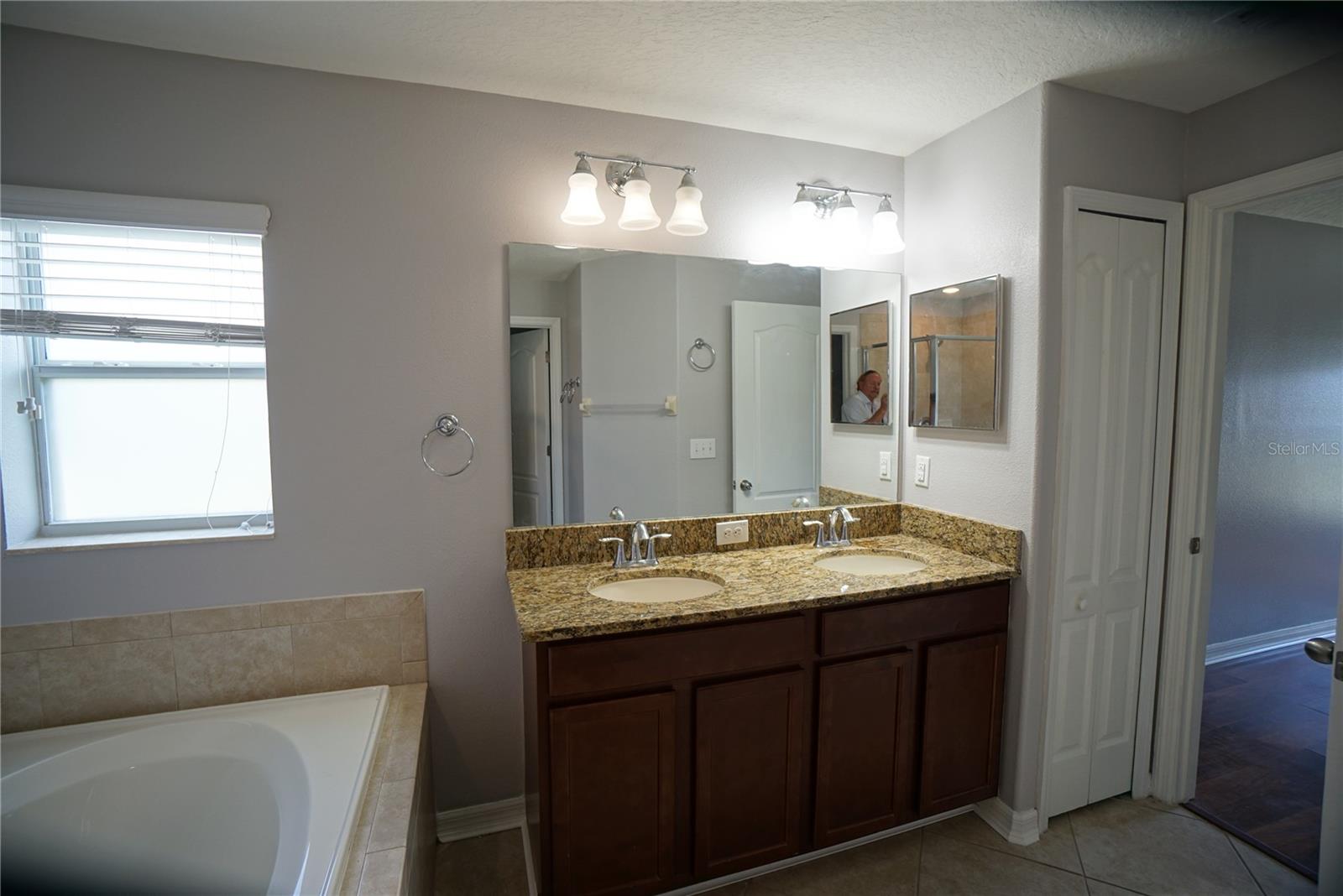 Image 10 of 29 For 12337 Ballentrae Forest Drive