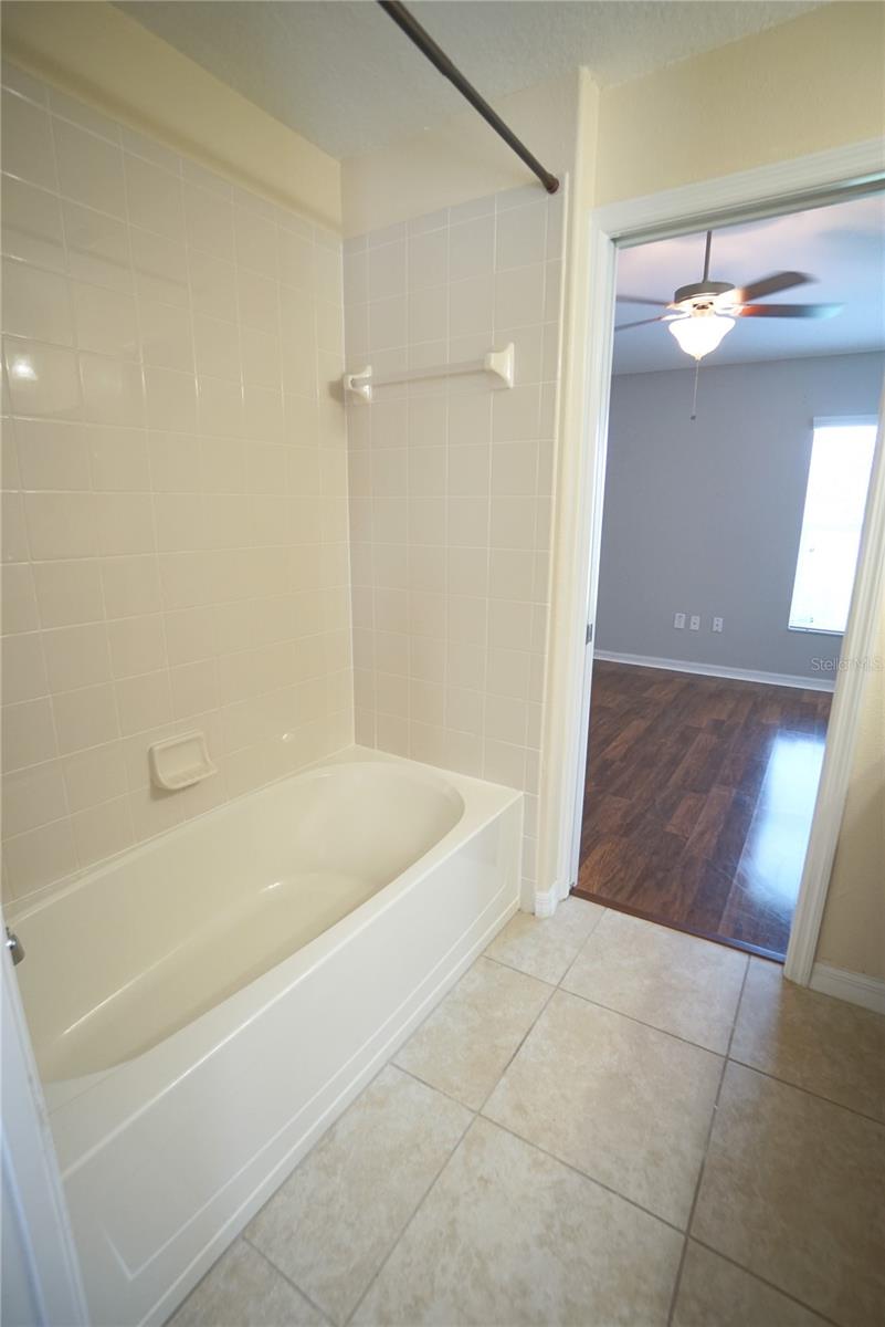 Image 21 of 29 For 12337 Ballentrae Forest Drive