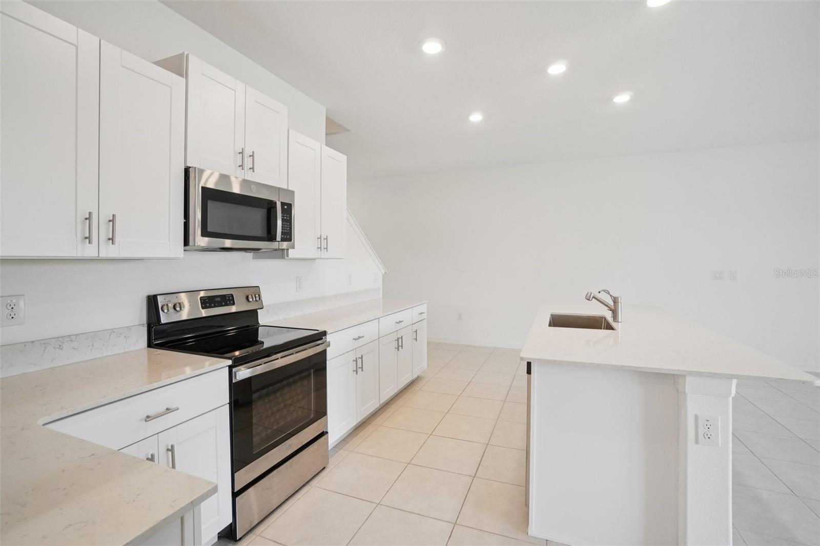 Image 15 of 35 For 6252 Shiner Street