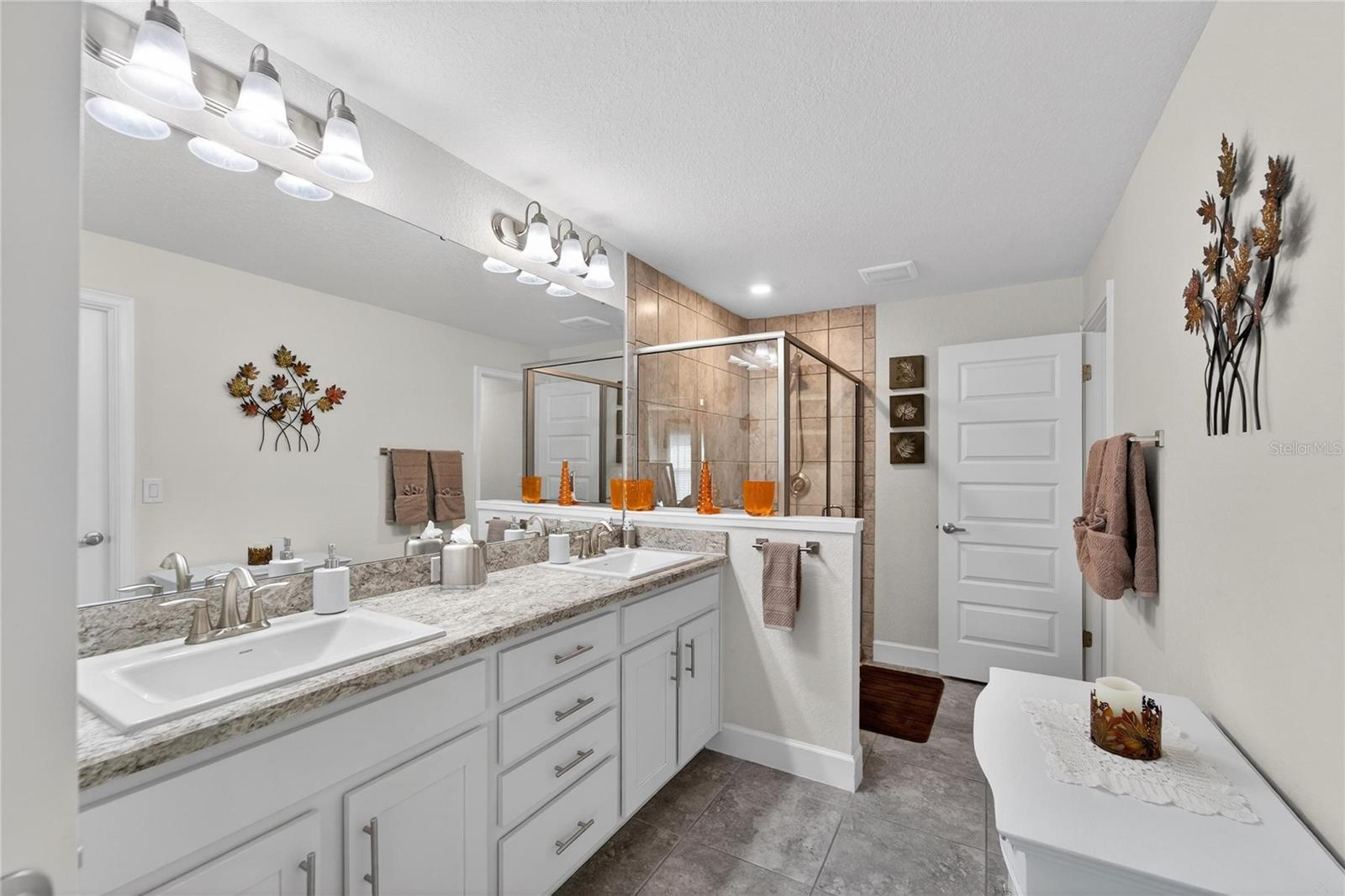 Image 23 of 66 For 16117 62nd Glen E