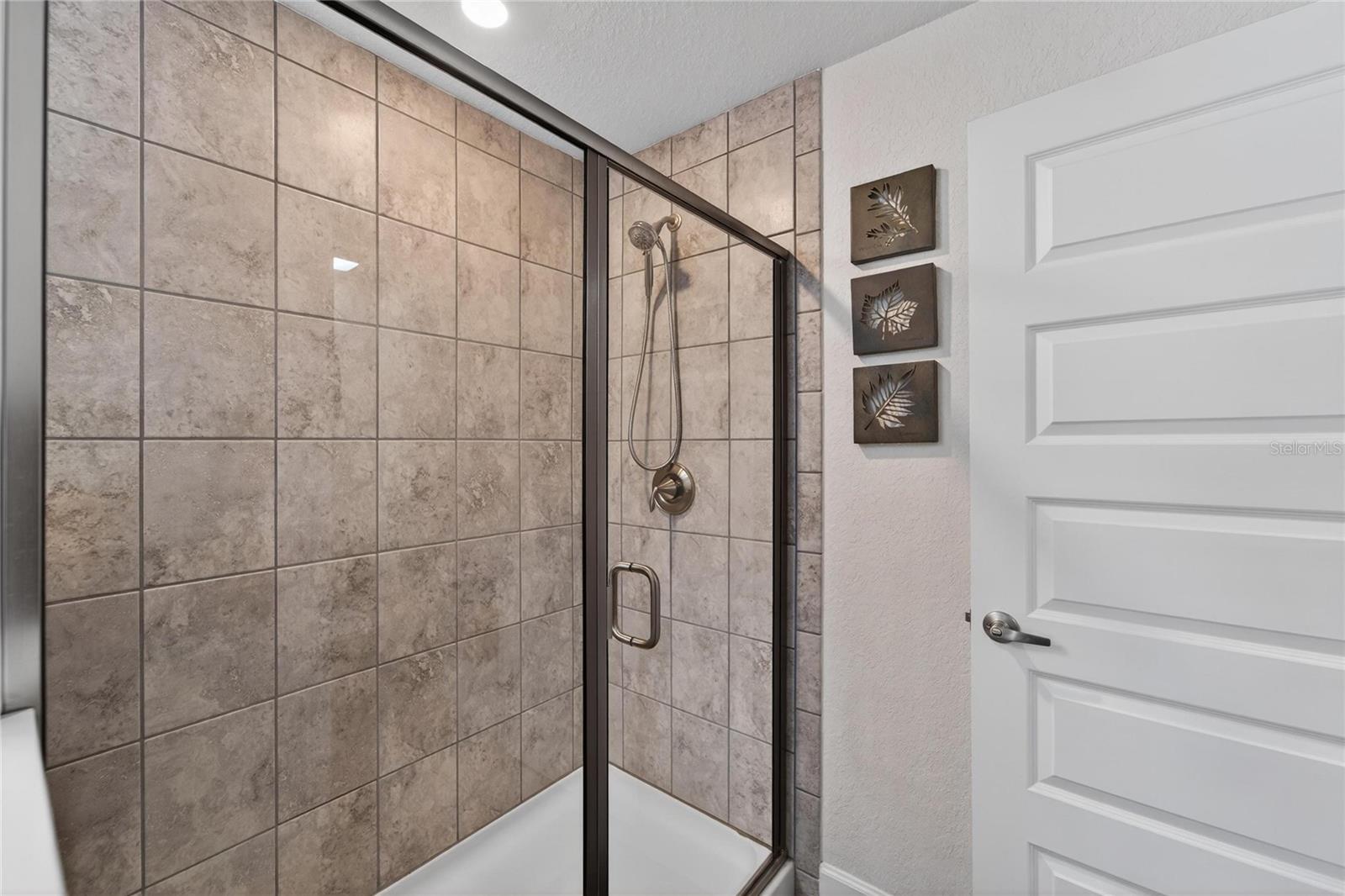 Image 24 of 66 For 16117 62nd Glen E