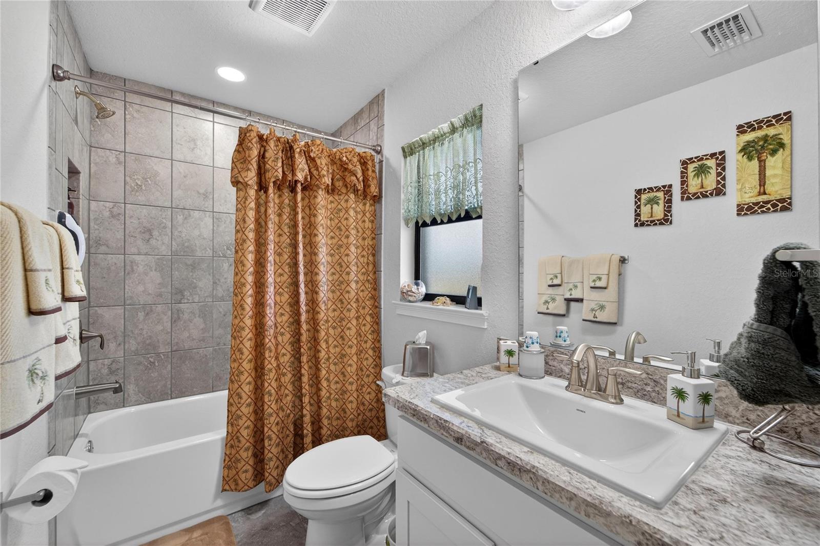 Image 27 of 66 For 16117 62nd Glen E