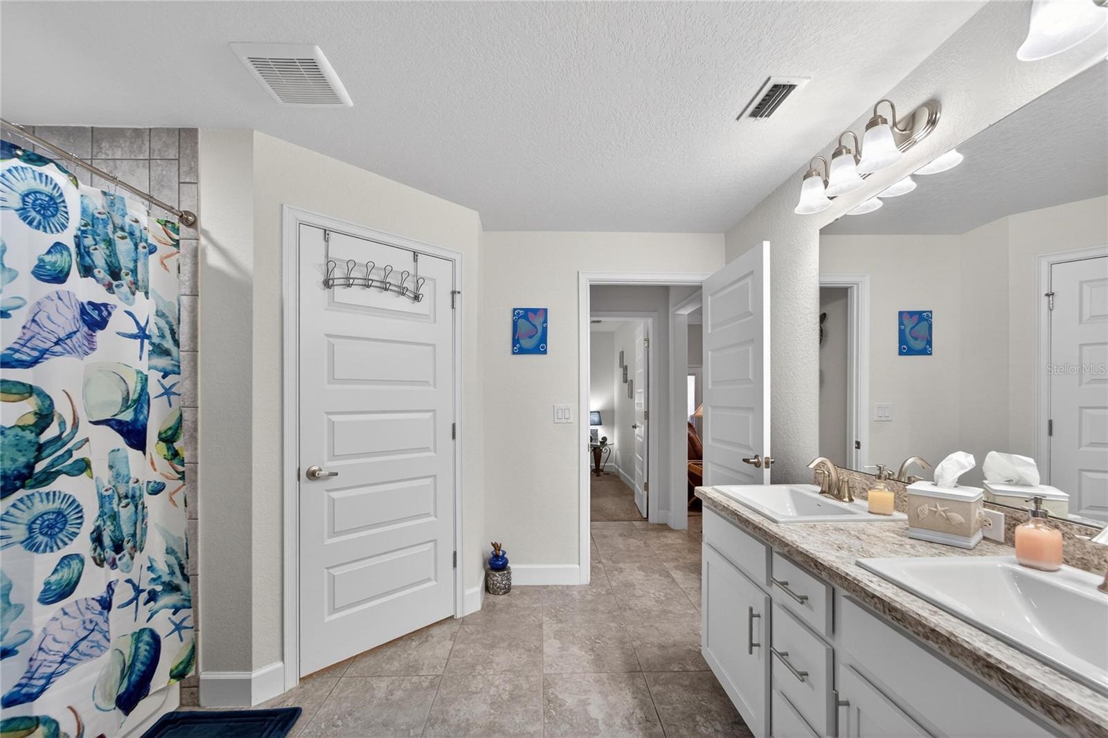 Image 30 of 66 For 16117 62nd Glen E