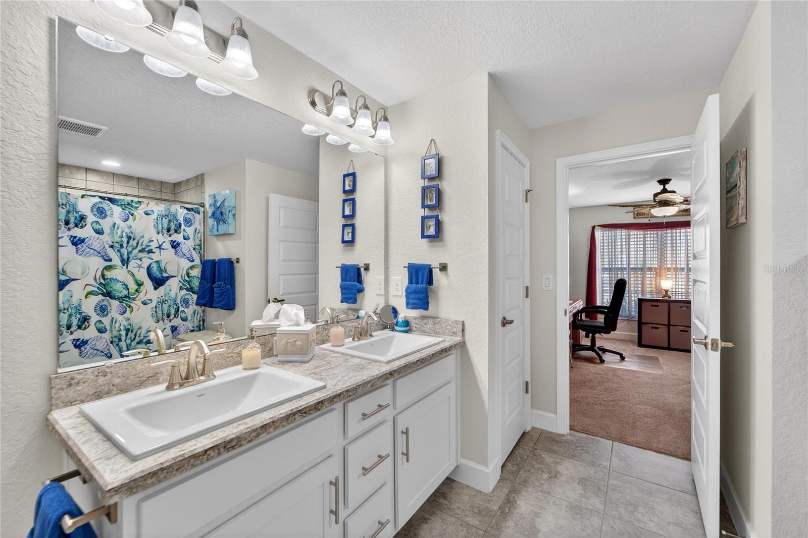 Image 31 of 66 For 16117 62nd Glen E