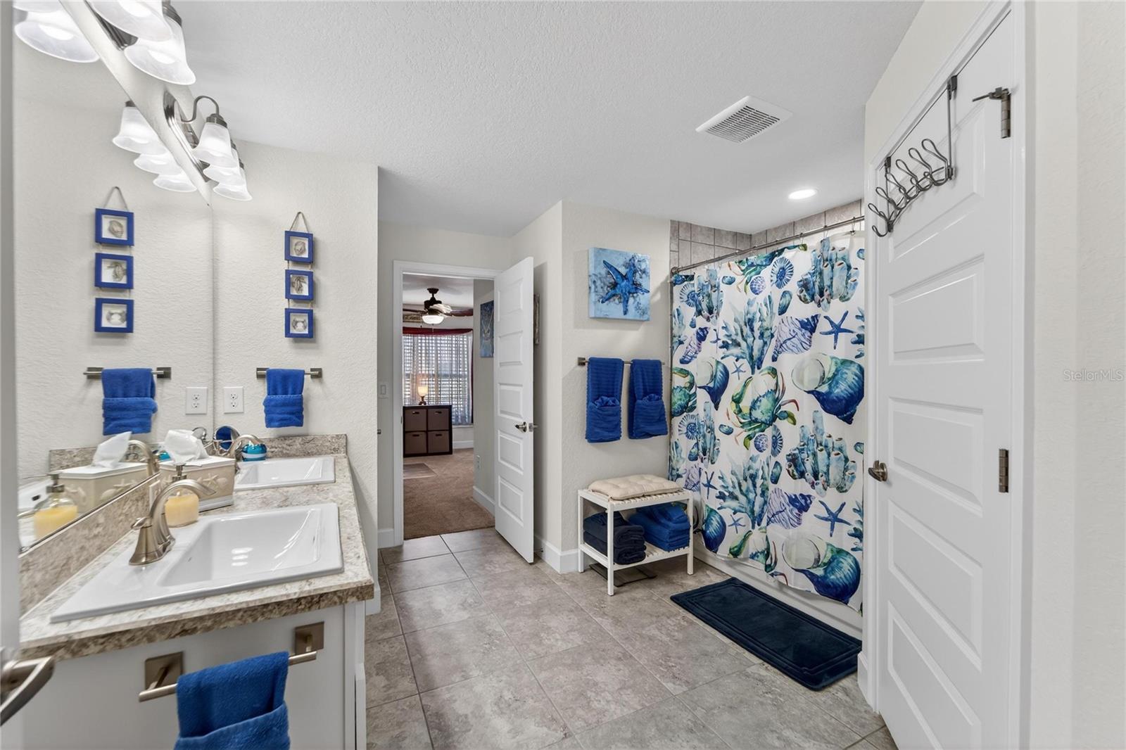 Image 33 of 66 For 16117 62nd Glen E