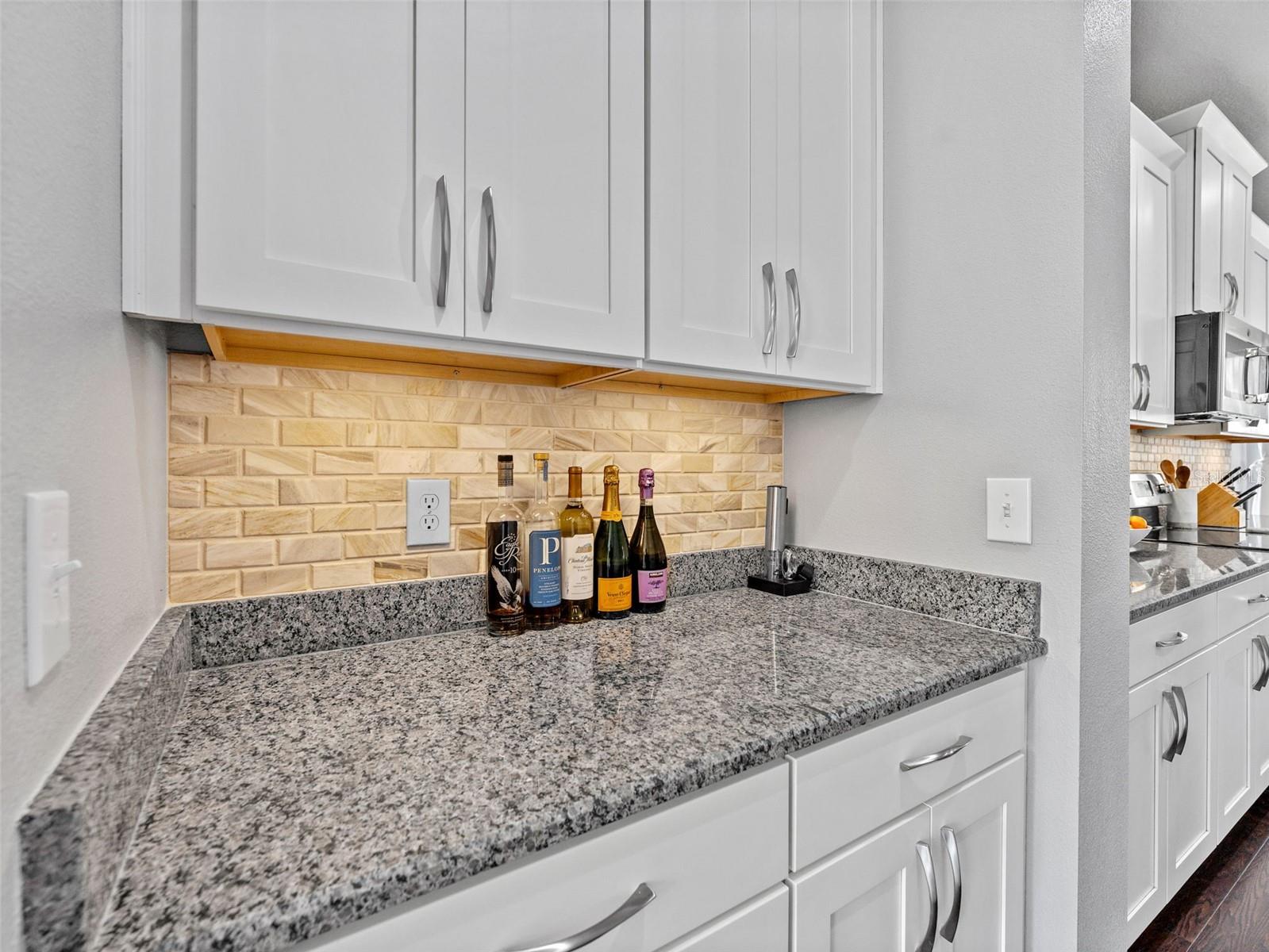 Image 11 of 41 For 135 24th Avenue S