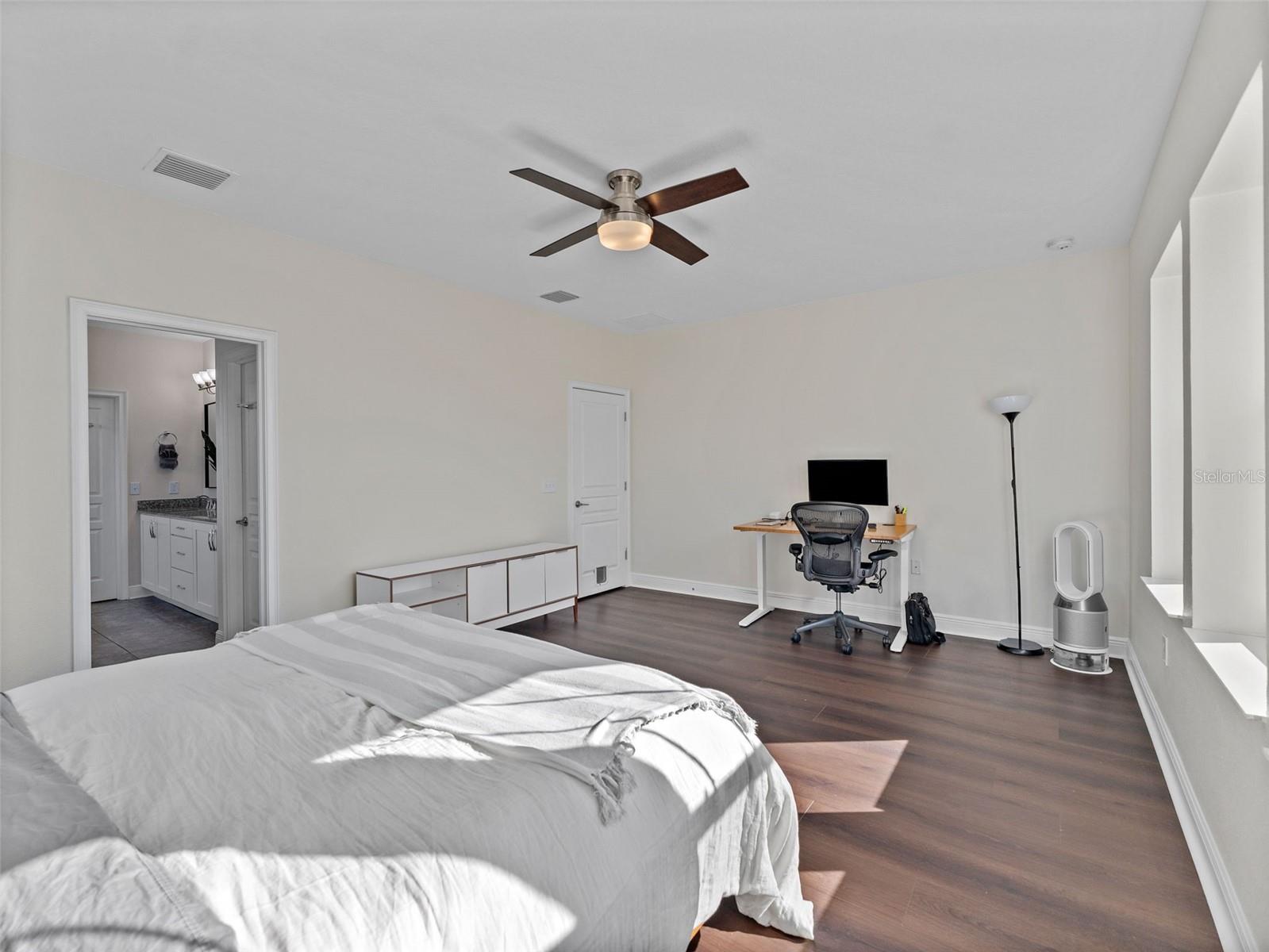 Image 20 of 41 For 135 24th Avenue S